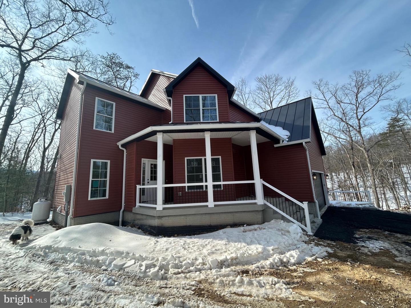 220 LAKELAND CIR, MIDDLETOWN, Virginia 22645, 3 Bedrooms Bedrooms, 6 Rooms Rooms,2 BathroomsBathrooms,Residential,For sale,220 LAKELAND CIR,VAWR2013346 MLS # VAWR2013346