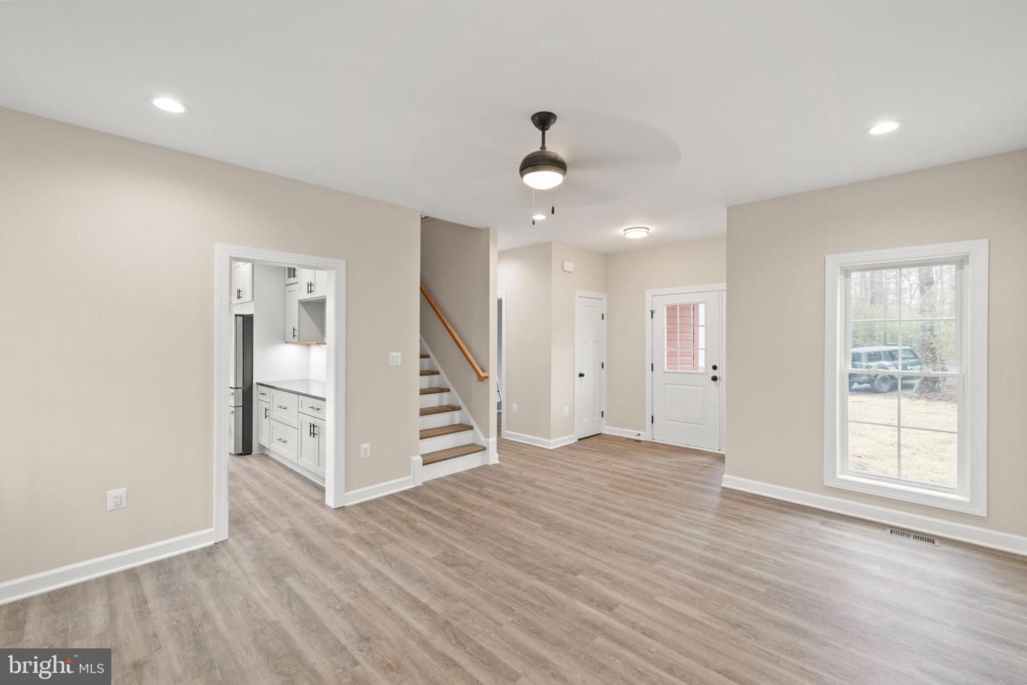 220 LAKELAND CIR, MIDDLETOWN, Virginia 22645, 3 Bedrooms Bedrooms, 6 Rooms Rooms,2 BathroomsBathrooms,Residential,For sale,220 LAKELAND CIR,VAWR2013346 MLS # VAWR2013346