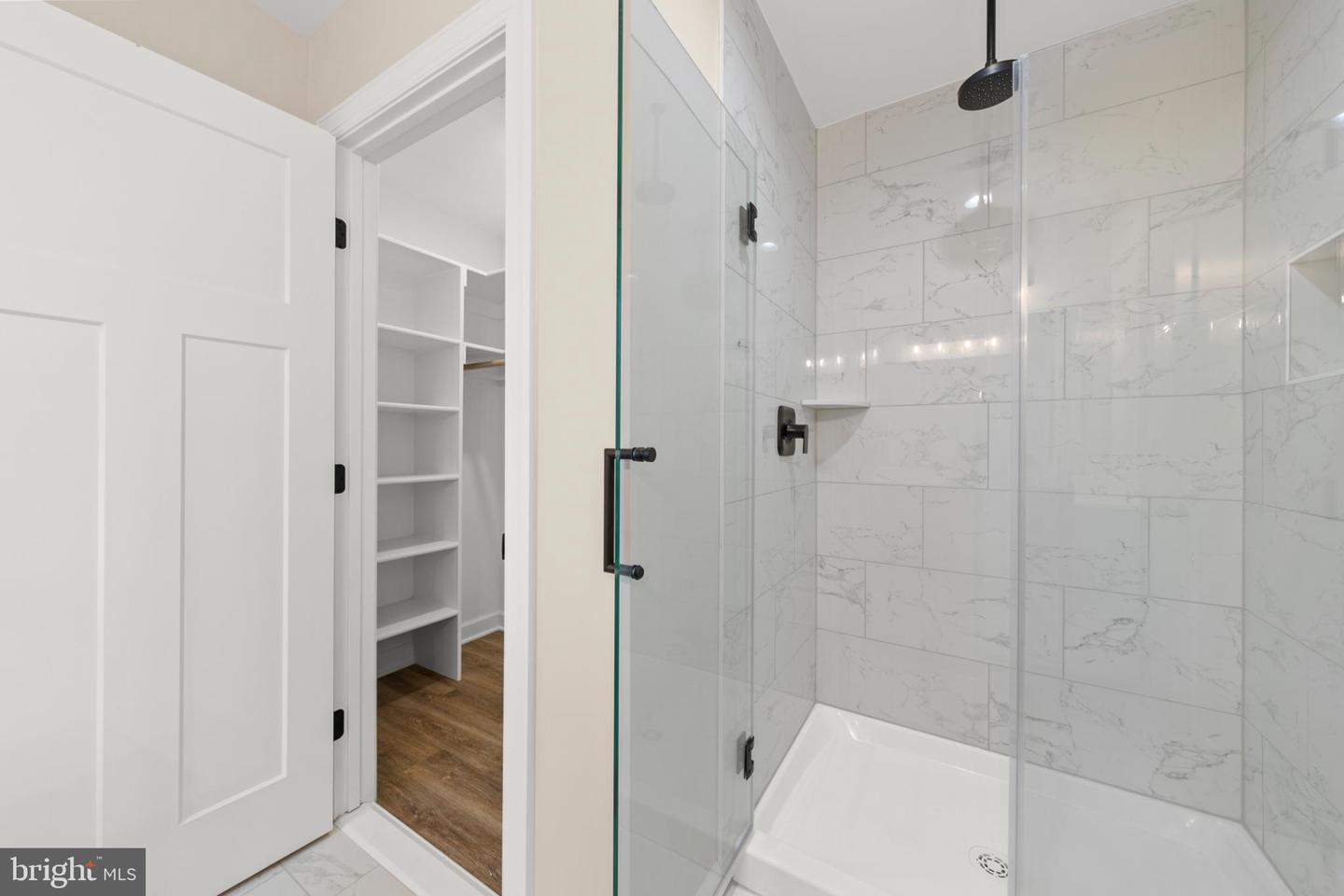 220 LAKELAND CIR, MIDDLETOWN, Virginia 22645, 3 Bedrooms Bedrooms, 6 Rooms Rooms,2 BathroomsBathrooms,Residential,For sale,220 LAKELAND CIR,VAWR2013346 MLS # VAWR2013346