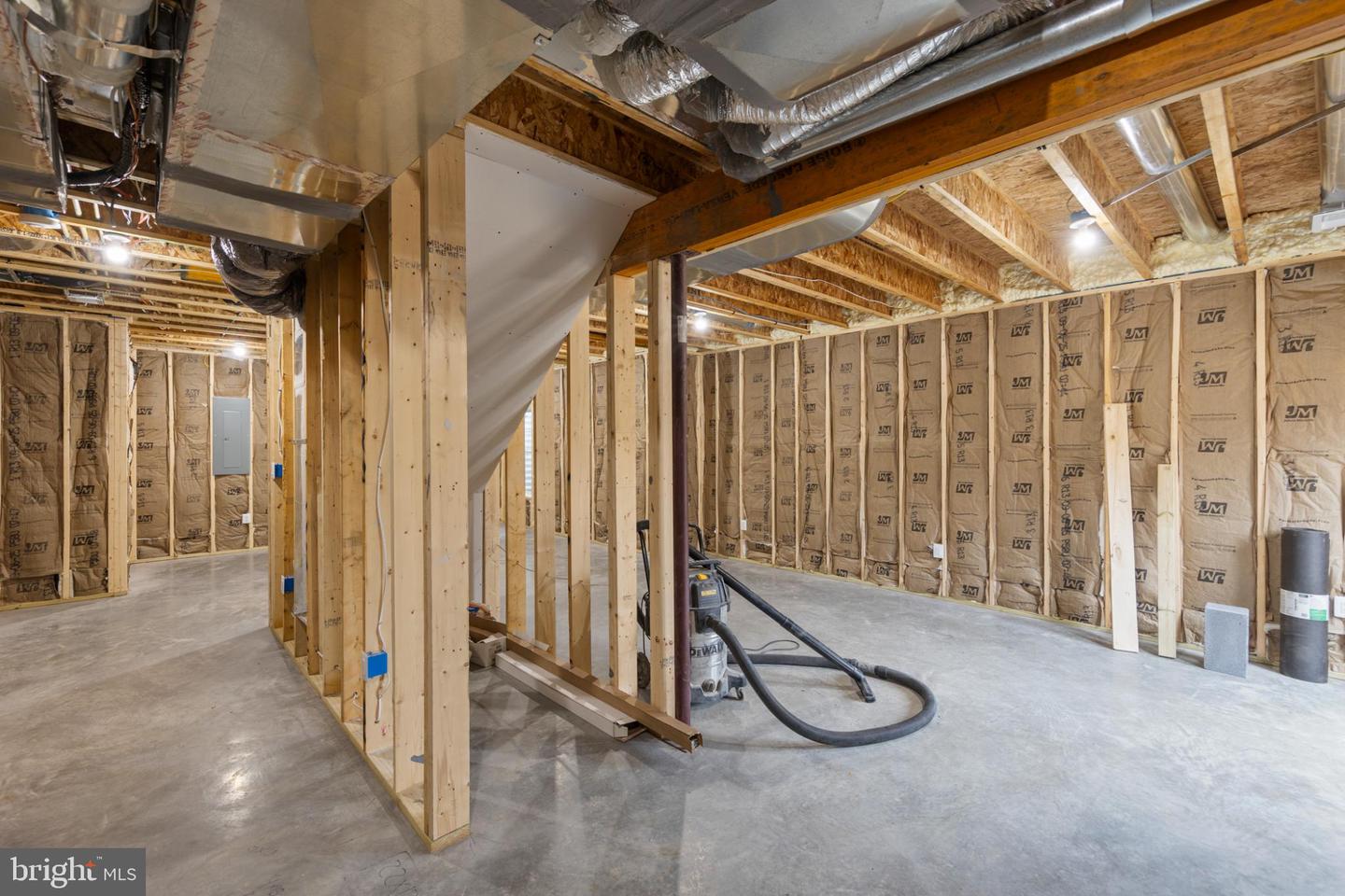 220 LAKELAND CIR, MIDDLETOWN, Virginia 22645, 3 Bedrooms Bedrooms, 6 Rooms Rooms,2 BathroomsBathrooms,Residential,For sale,220 LAKELAND CIR,VAWR2013346 MLS # VAWR2013346