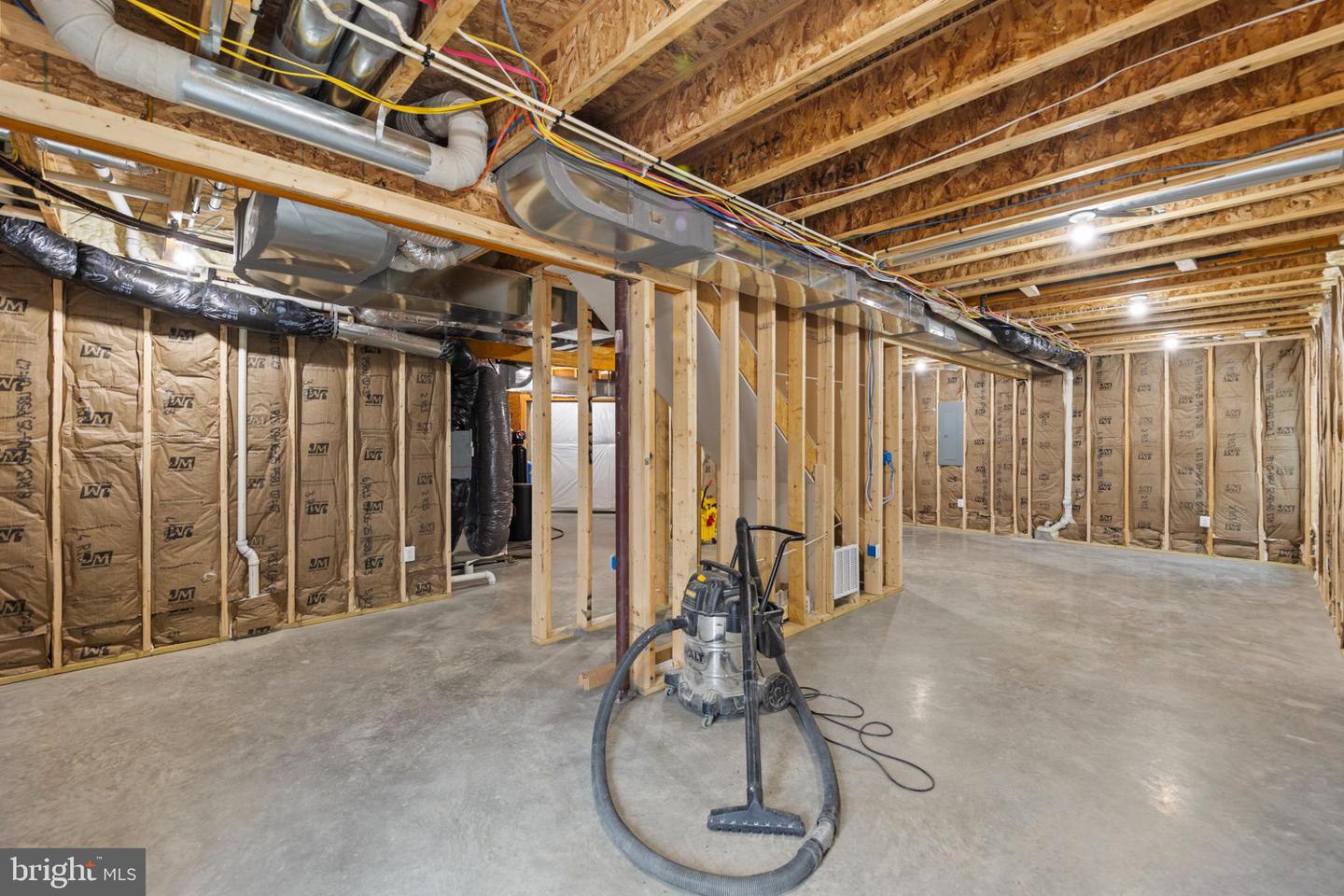 220 LAKELAND CIR, MIDDLETOWN, Virginia 22645, 3 Bedrooms Bedrooms, 6 Rooms Rooms,2 BathroomsBathrooms,Residential,For sale,220 LAKELAND CIR,VAWR2013346 MLS # VAWR2013346