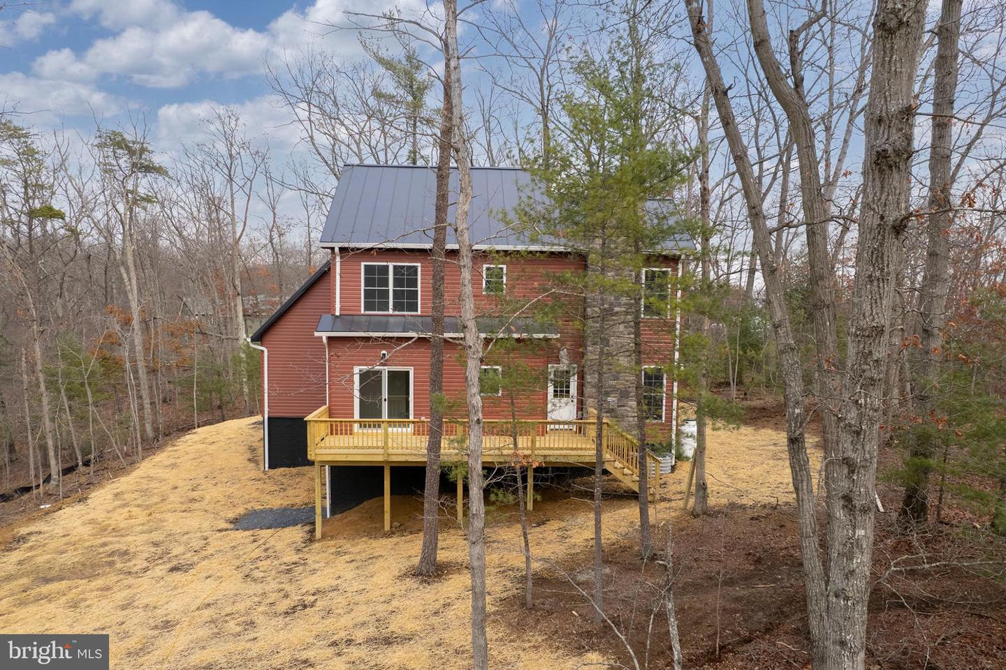 220 LAKELAND CIR, MIDDLETOWN, Virginia 22645, 3 Bedrooms Bedrooms, 6 Rooms Rooms,2 BathroomsBathrooms,Residential,For sale,220 LAKELAND CIR,VAWR2013346 MLS # VAWR2013346