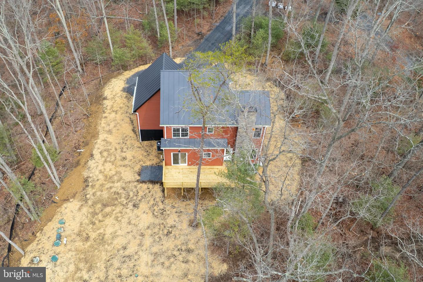 220 LAKELAND CIR, MIDDLETOWN, Virginia 22645, 3 Bedrooms Bedrooms, 6 Rooms Rooms,2 BathroomsBathrooms,Residential,For sale,220 LAKELAND CIR,VAWR2013346 MLS # VAWR2013346