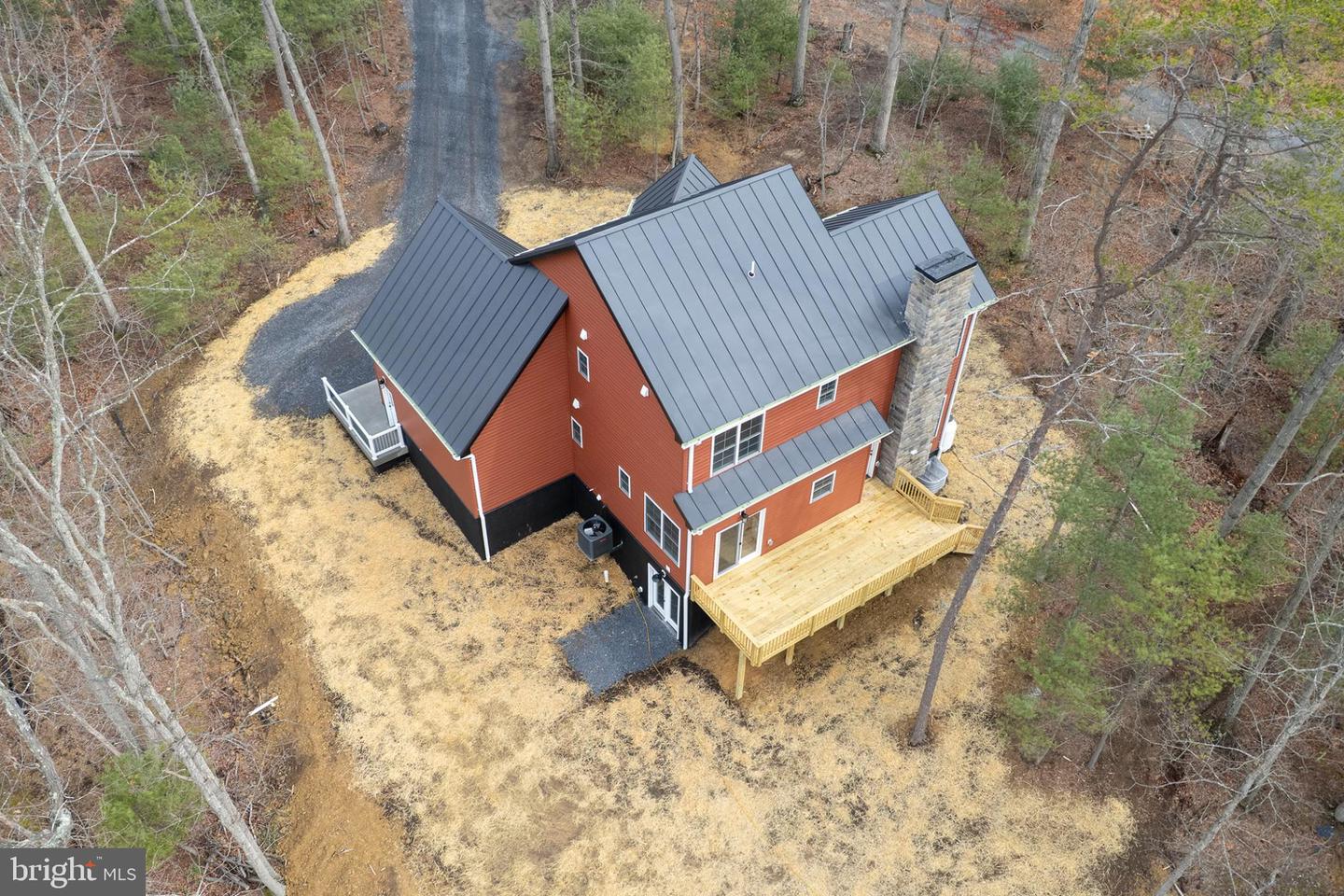 220 LAKELAND CIR, MIDDLETOWN, Virginia 22645, 3 Bedrooms Bedrooms, 6 Rooms Rooms,2 BathroomsBathrooms,Residential,For sale,220 LAKELAND CIR,VAWR2013346 MLS # VAWR2013346