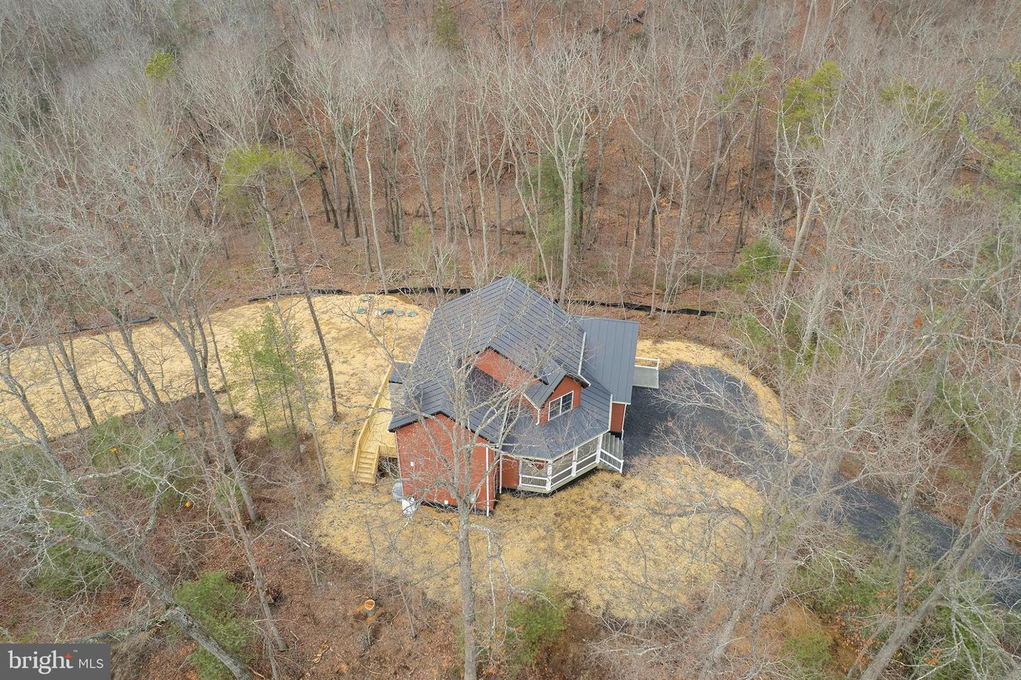 220 LAKELAND CIR, MIDDLETOWN, Virginia 22645, 3 Bedrooms Bedrooms, 6 Rooms Rooms,2 BathroomsBathrooms,Residential,For sale,220 LAKELAND CIR,VAWR2013346 MLS # VAWR2013346