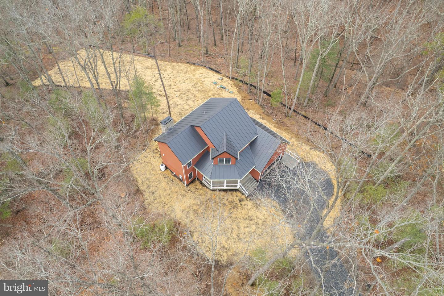 220 LAKELAND CIR, MIDDLETOWN, Virginia 22645, 3 Bedrooms Bedrooms, 6 Rooms Rooms,2 BathroomsBathrooms,Residential,For sale,220 LAKELAND CIR,VAWR2013346 MLS # VAWR2013346