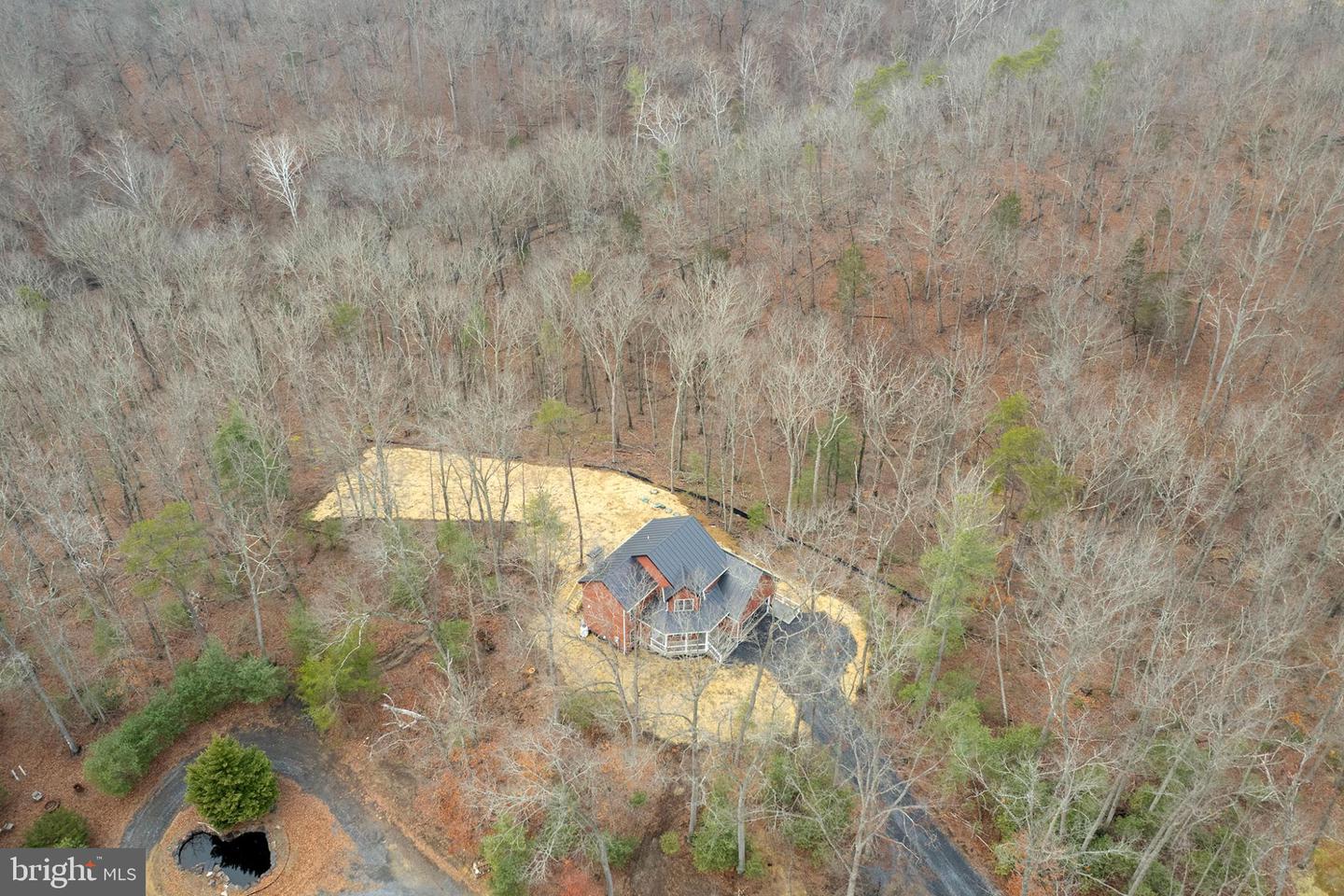 220 LAKELAND CIR, MIDDLETOWN, Virginia 22645, 3 Bedrooms Bedrooms, 6 Rooms Rooms,2 BathroomsBathrooms,Residential,For sale,220 LAKELAND CIR,VAWR2013346 MLS # VAWR2013346