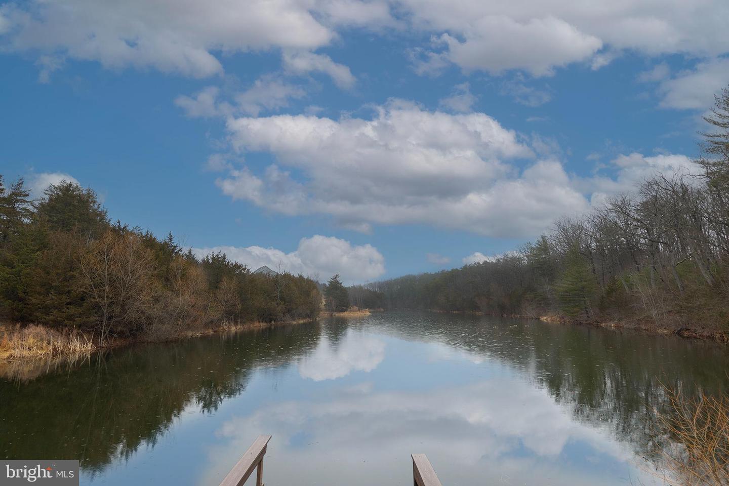 220 LAKELAND CIR, MIDDLETOWN, Virginia 22645, 3 Bedrooms Bedrooms, 6 Rooms Rooms,2 BathroomsBathrooms,Residential,For sale,220 LAKELAND CIR,VAWR2013346 MLS # VAWR2013346