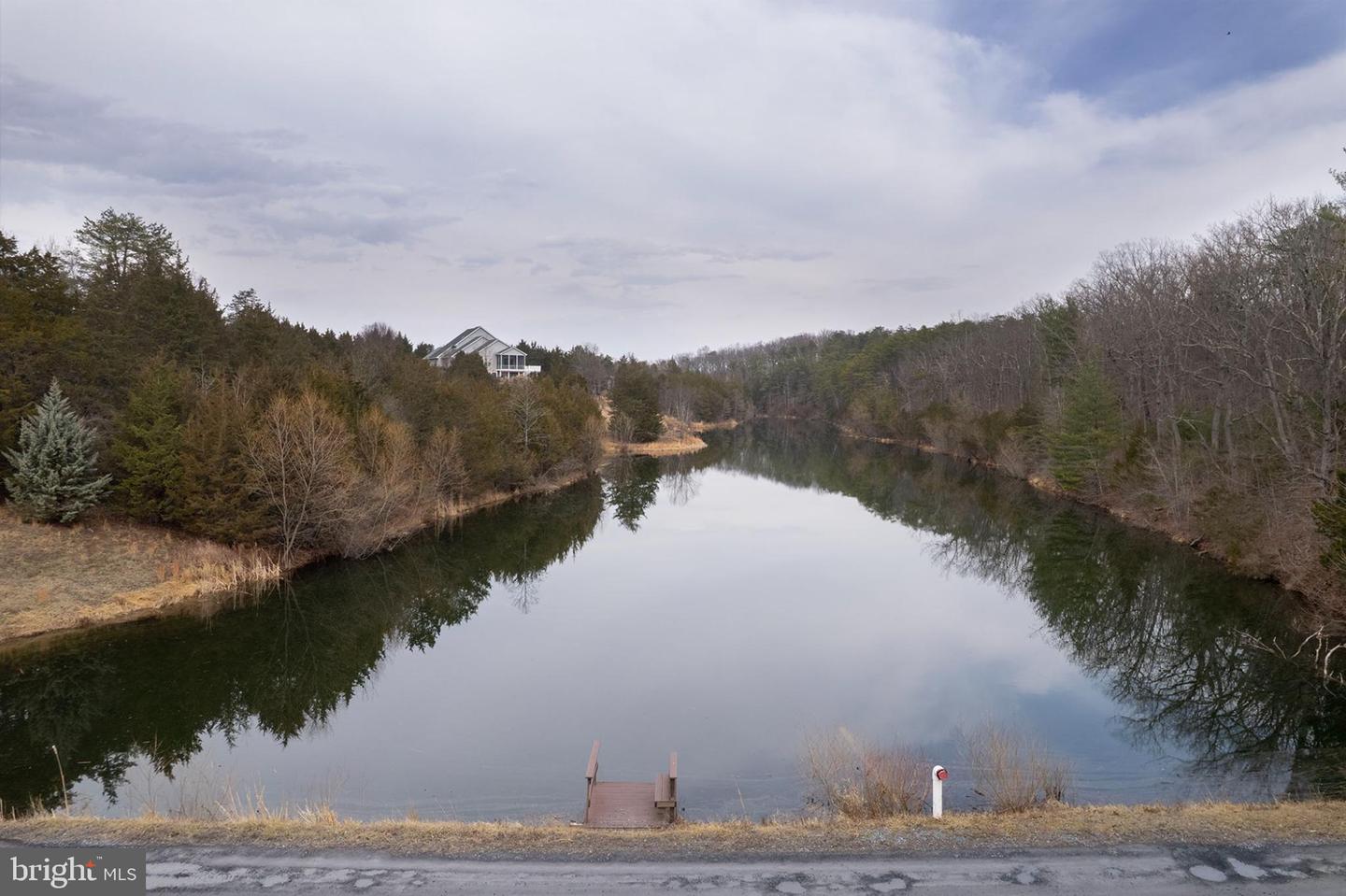 220 LAKELAND CIR, MIDDLETOWN, Virginia 22645, 3 Bedrooms Bedrooms, 6 Rooms Rooms,2 BathroomsBathrooms,Residential,For sale,220 LAKELAND CIR,VAWR2013346 MLS # VAWR2013346