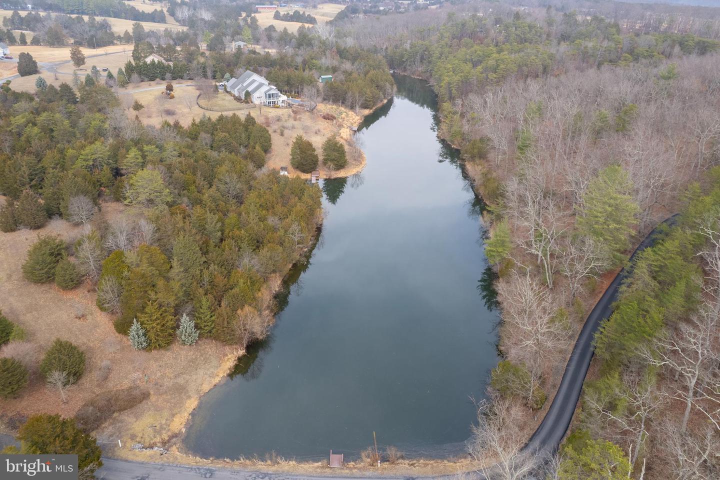 220 LAKELAND CIR, MIDDLETOWN, Virginia 22645, 3 Bedrooms Bedrooms, 6 Rooms Rooms,2 BathroomsBathrooms,Residential,For sale,220 LAKELAND CIR,VAWR2013346 MLS # VAWR2013346