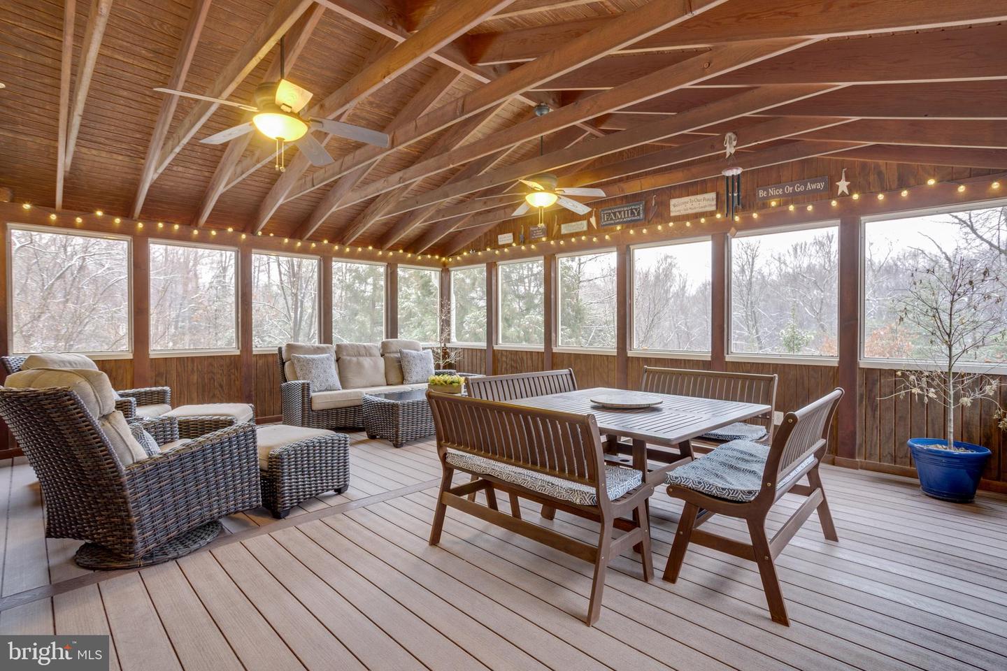 9200 WRIGHTS HOLLOW LN, LORTON, Virginia 22079, 5 Bedrooms Bedrooms, ,3 BathroomsBathrooms,Residential,For sale,9200 WRIGHTS HOLLOW LN,VAFX2290276 MLS # VAFX2290276