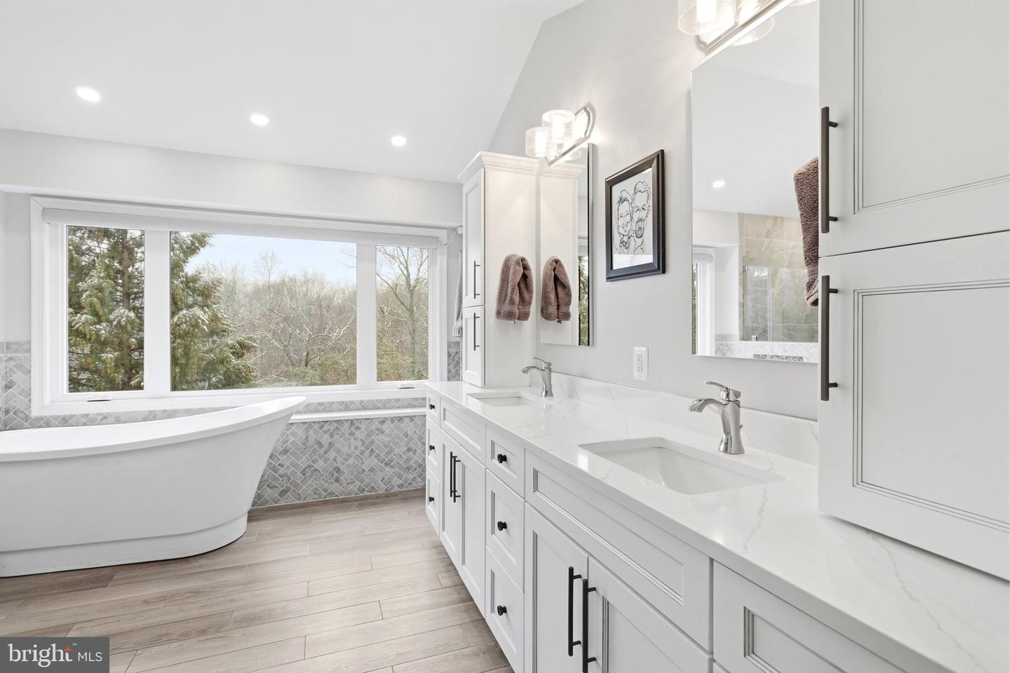 9200 WRIGHTS HOLLOW LN, LORTON, Virginia 22079, 5 Bedrooms Bedrooms, ,3 BathroomsBathrooms,Residential,For sale,9200 WRIGHTS HOLLOW LN,VAFX2290276 MLS # VAFX2290276