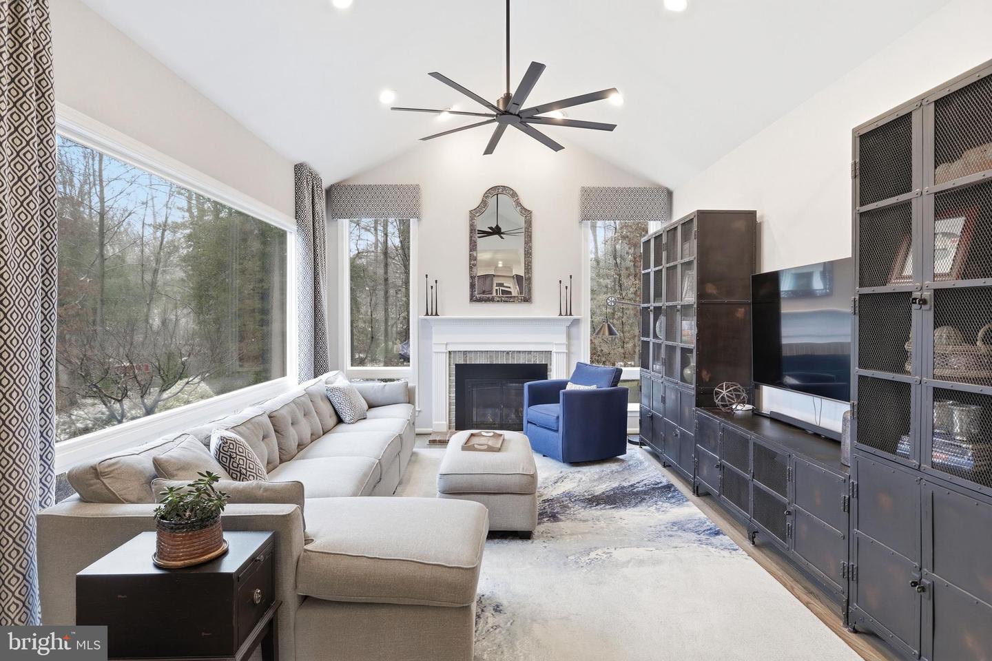 9200 WRIGHTS HOLLOW LN, LORTON, Virginia 22079, 5 Bedrooms Bedrooms, ,3 BathroomsBathrooms,Residential,For sale,9200 WRIGHTS HOLLOW LN,VAFX2290276 MLS # VAFX2290276