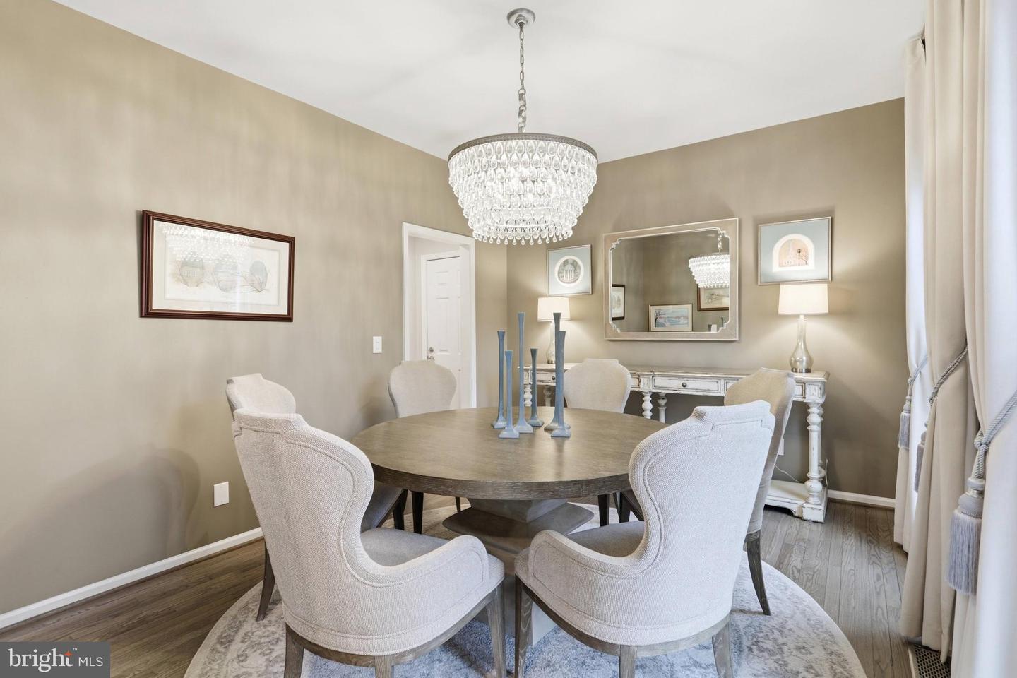 9200 WRIGHTS HOLLOW LN, LORTON, Virginia 22079, 5 Bedrooms Bedrooms, ,3 BathroomsBathrooms,Residential,For sale,9200 WRIGHTS HOLLOW LN,VAFX2290276 MLS # VAFX2290276