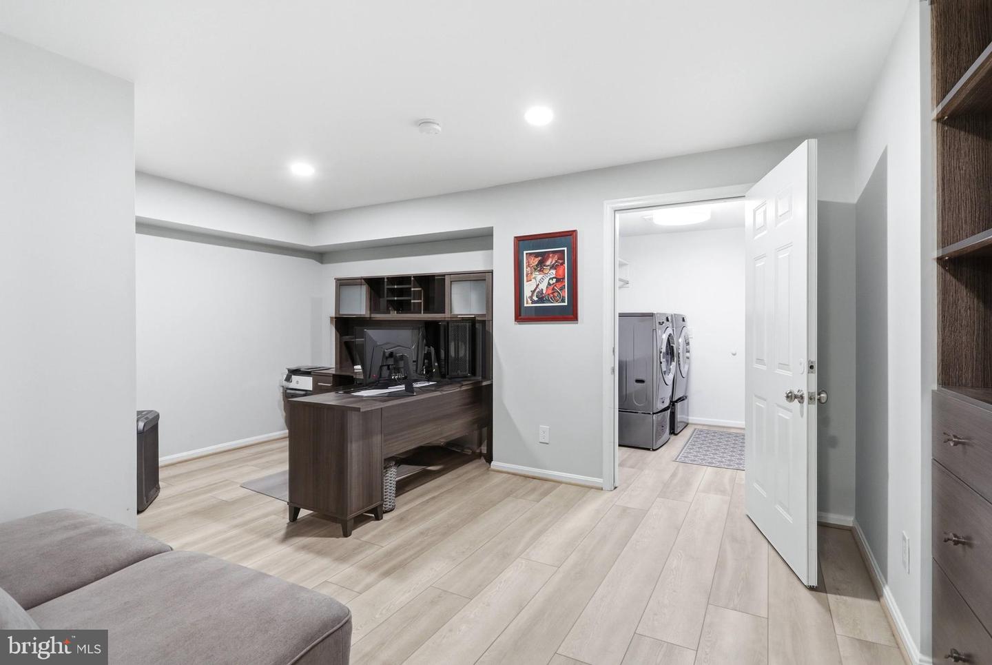 9200 WRIGHTS HOLLOW LN, LORTON, Virginia 22079, 5 Bedrooms Bedrooms, ,3 BathroomsBathrooms,Residential,For sale,9200 WRIGHTS HOLLOW LN,VAFX2290276 MLS # VAFX2290276