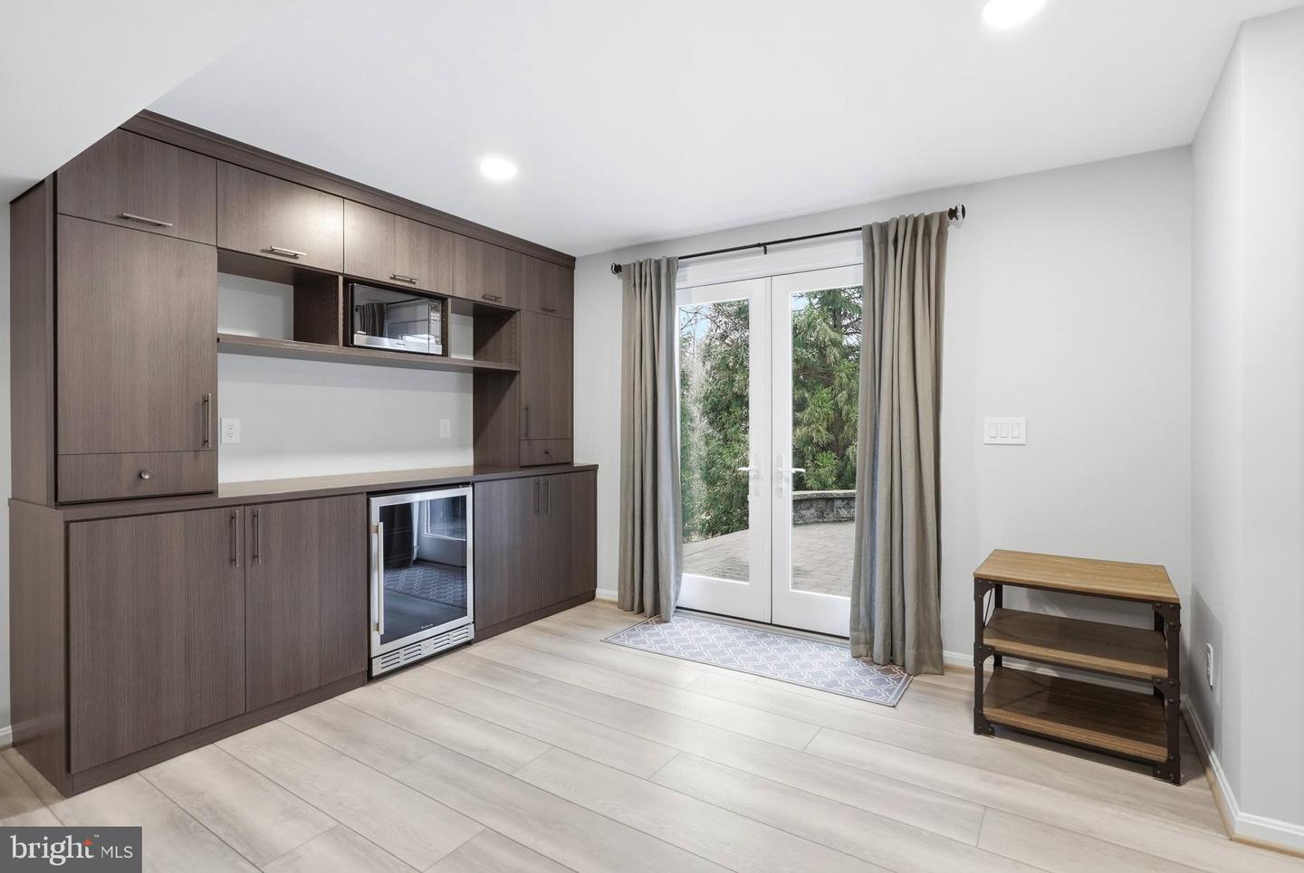 9200 WRIGHTS HOLLOW LN, LORTON, Virginia 22079, 5 Bedrooms Bedrooms, ,3 BathroomsBathrooms,Residential,For sale,9200 WRIGHTS HOLLOW LN,VAFX2290276 MLS # VAFX2290276