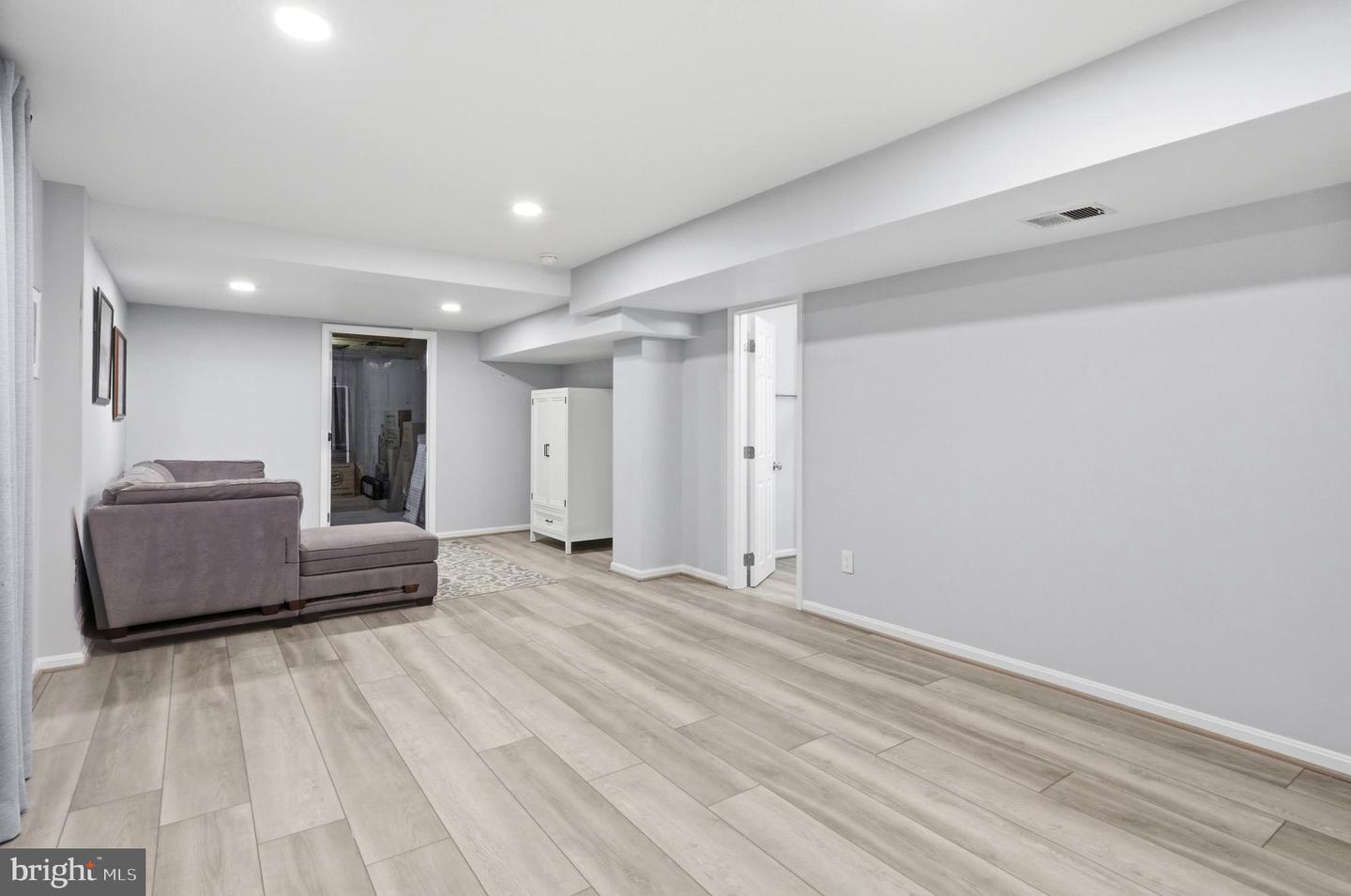 9200 WRIGHTS HOLLOW LN, LORTON, Virginia 22079, 5 Bedrooms Bedrooms, ,3 BathroomsBathrooms,Residential,For sale,9200 WRIGHTS HOLLOW LN,VAFX2290276 MLS # VAFX2290276