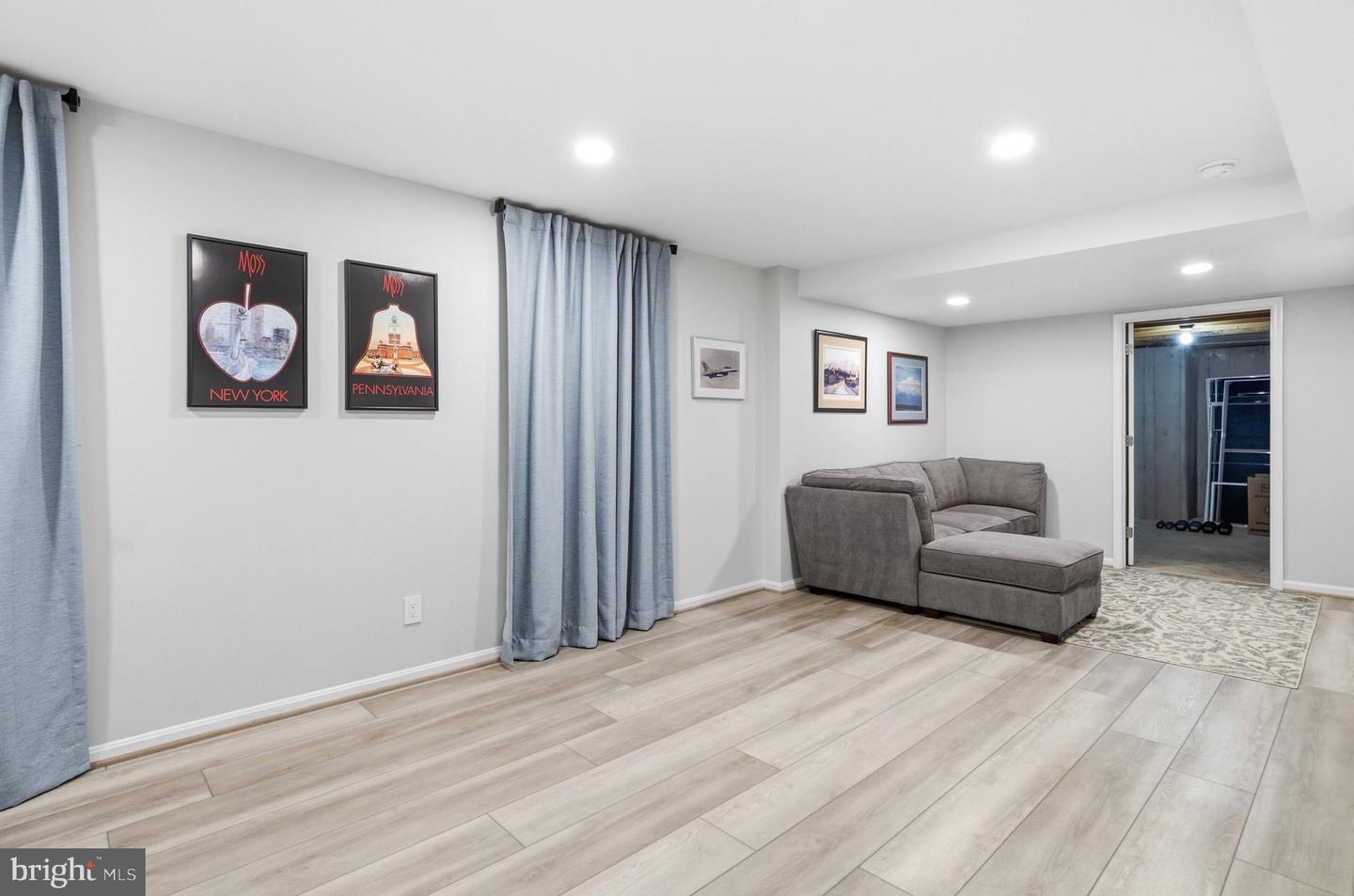 9200 WRIGHTS HOLLOW LN, LORTON, Virginia 22079, 5 Bedrooms Bedrooms, ,3 BathroomsBathrooms,Residential,For sale,9200 WRIGHTS HOLLOW LN,VAFX2290276 MLS # VAFX2290276