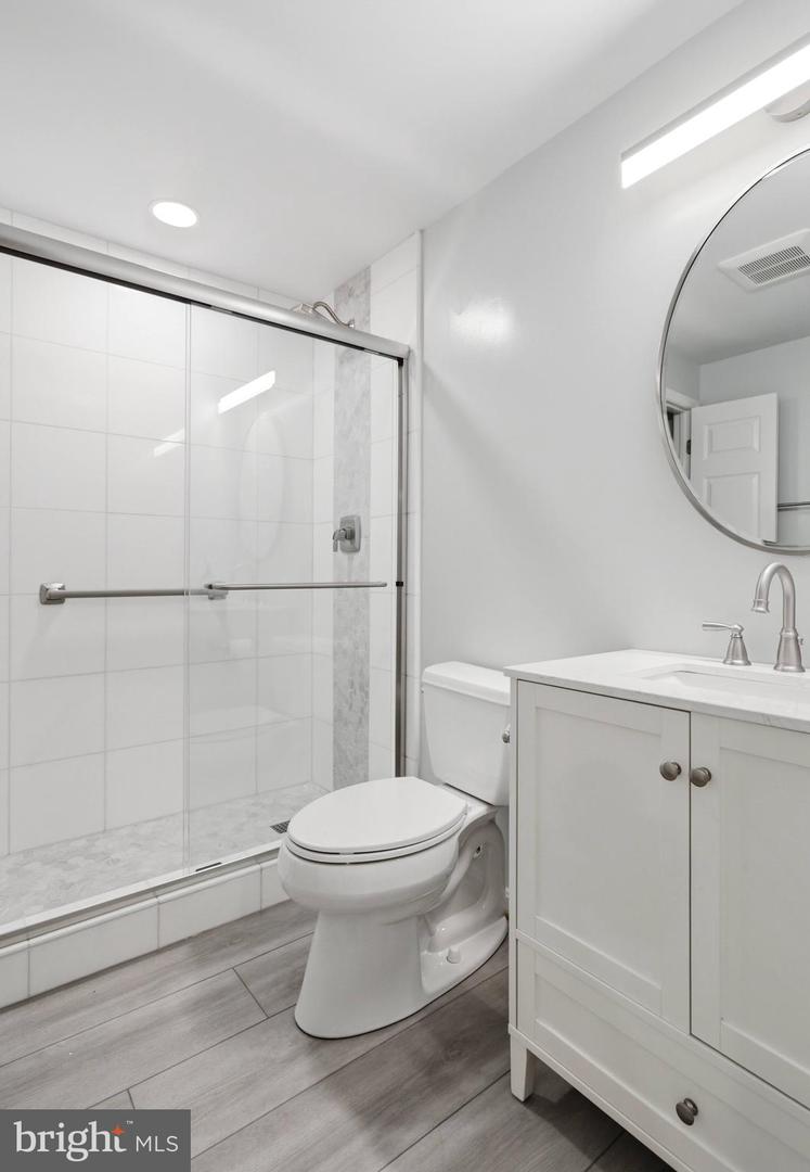 9200 WRIGHTS HOLLOW LN, LORTON, Virginia 22079, 5 Bedrooms Bedrooms, ,3 BathroomsBathrooms,Residential,For sale,9200 WRIGHTS HOLLOW LN,VAFX2290276 MLS # VAFX2290276