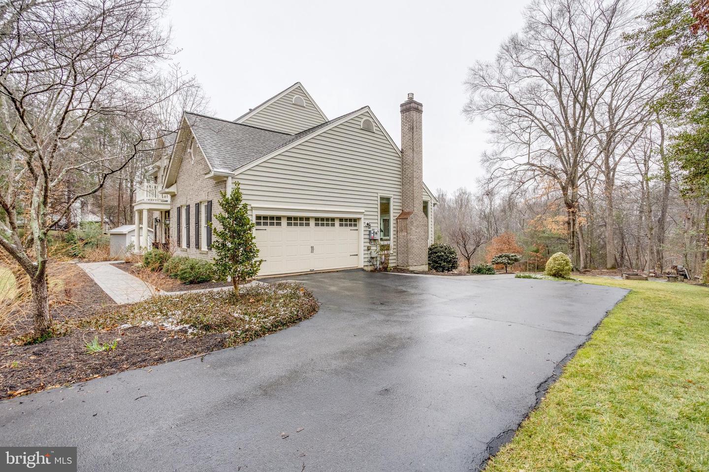 9200 WRIGHTS HOLLOW LN, LORTON, Virginia 22079, 5 Bedrooms Bedrooms, ,3 BathroomsBathrooms,Residential,For sale,9200 WRIGHTS HOLLOW LN,VAFX2290276 MLS # VAFX2290276