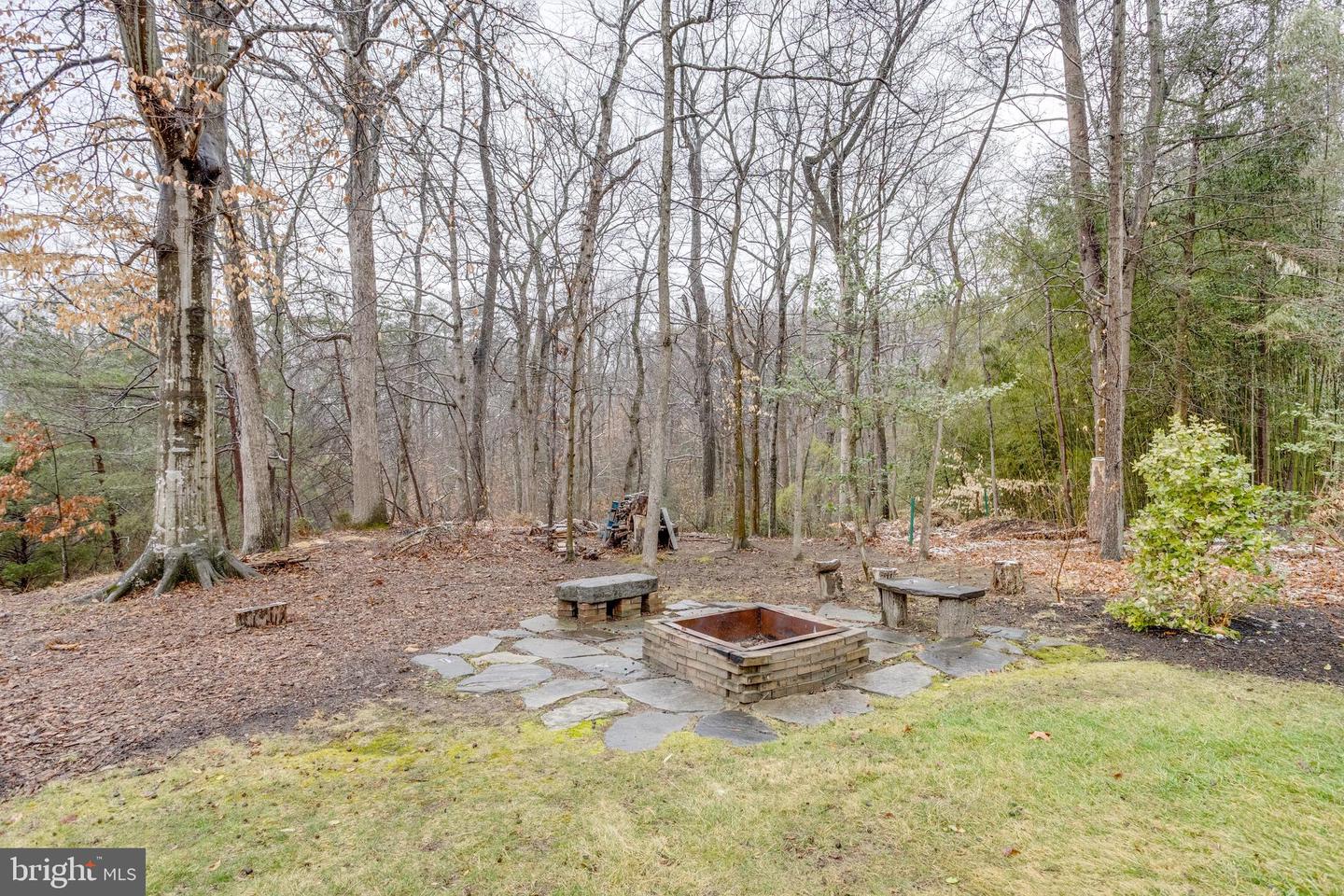 9200 WRIGHTS HOLLOW LN, LORTON, Virginia 22079, 5 Bedrooms Bedrooms, ,3 BathroomsBathrooms,Residential,For sale,9200 WRIGHTS HOLLOW LN,VAFX2290276 MLS # VAFX2290276