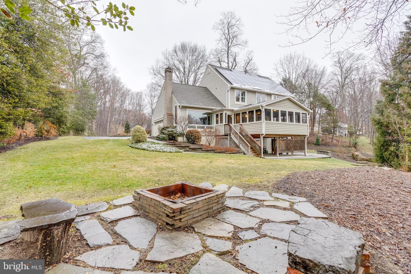 9200 WRIGHTS HOLLOW LN, LORTON, Virginia 22079, 5 Bedrooms Bedrooms, ,3 BathroomsBathrooms,Residential,For sale,9200 WRIGHTS HOLLOW LN,VAFX2290276 MLS # VAFX2290276