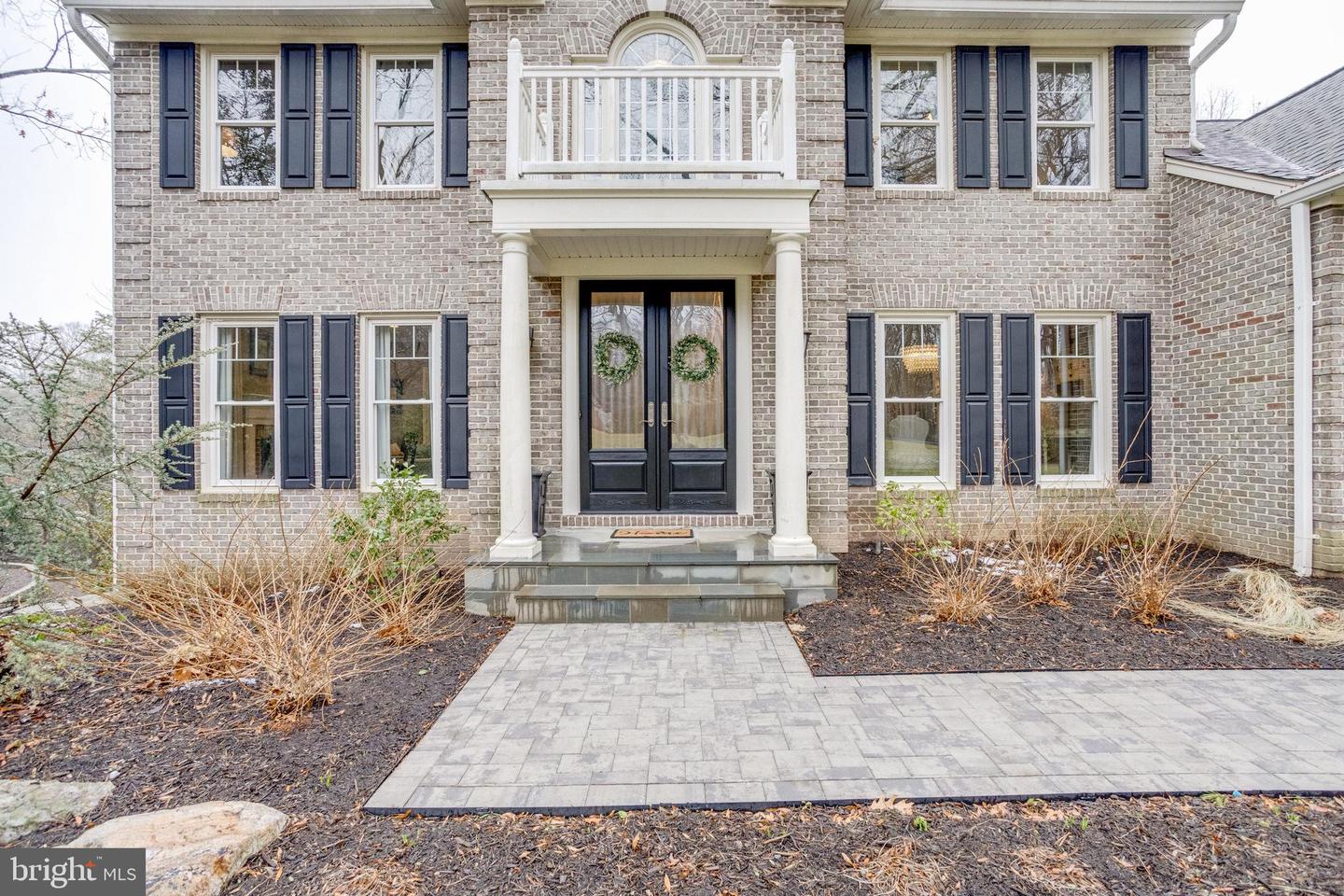 9200 WRIGHTS HOLLOW LN, LORTON, Virginia 22079, 5 Bedrooms Bedrooms, ,3 BathroomsBathrooms,Residential,For sale,9200 WRIGHTS HOLLOW LN,VAFX2290276 MLS # VAFX2290276