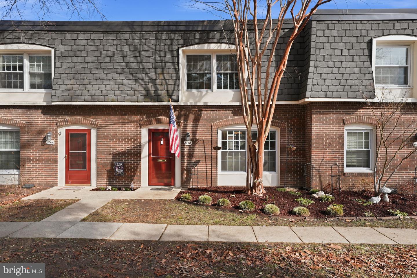 8142 CARRLEIGH PKWY #126, SPRINGFIELD, Virginia 22152, 3 Bedrooms Bedrooms, ,2 BathroomsBathrooms,Residential,For sale,8142 CARRLEIGH PKWY #126,VAFX2290352 MLS # VAFX2290352