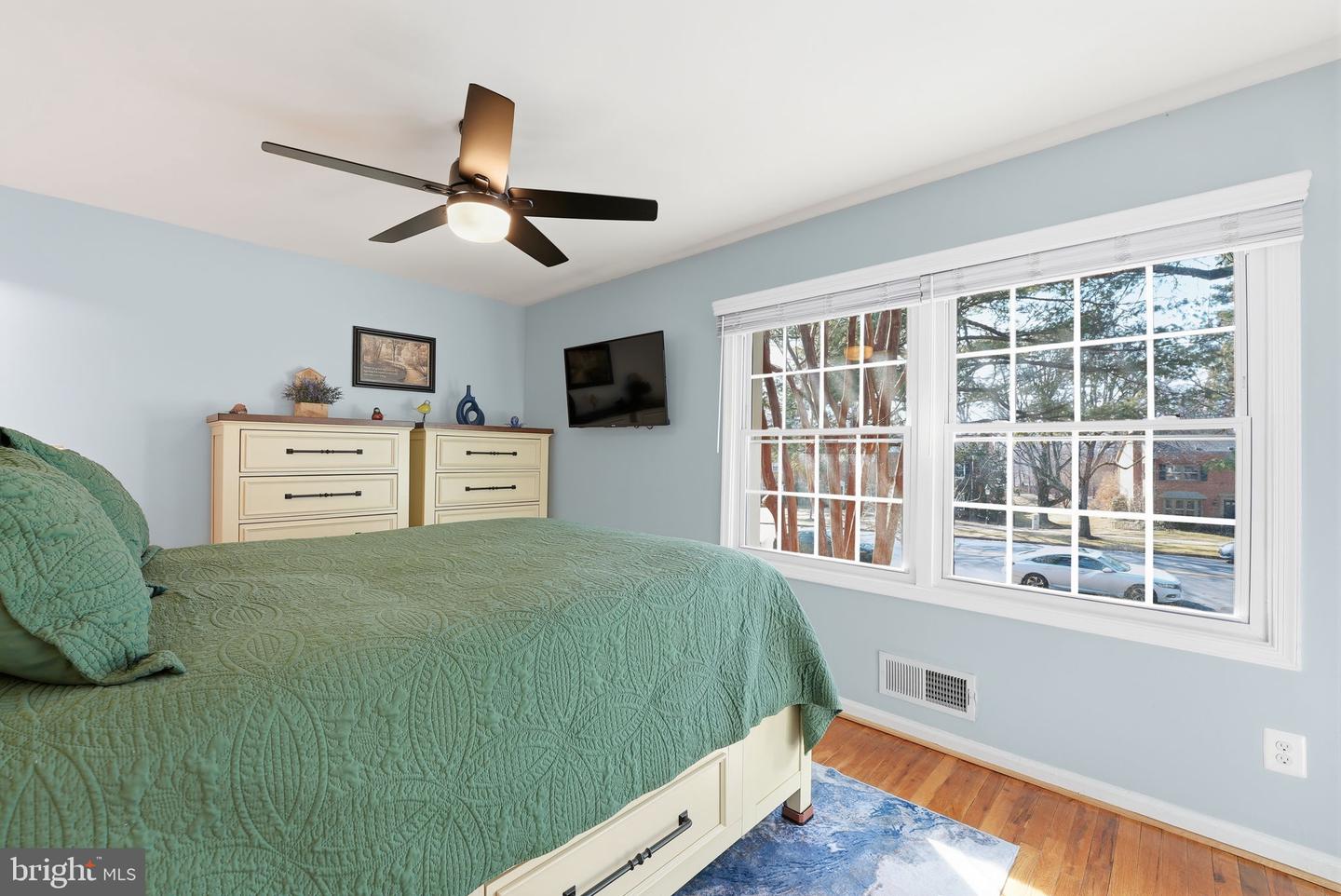 8142 CARRLEIGH PKWY #126, SPRINGFIELD, Virginia 22152, 3 Bedrooms Bedrooms, ,2 BathroomsBathrooms,Residential,For sale,8142 CARRLEIGH PKWY #126,VAFX2290352 MLS # VAFX2290352