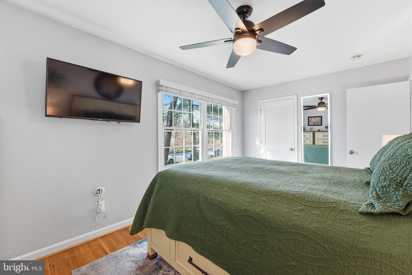 8142 CARRLEIGH PKWY #126, SPRINGFIELD, Virginia 22152, 3 Bedrooms Bedrooms, ,2 BathroomsBathrooms,Residential,For sale,8142 CARRLEIGH PKWY #126,VAFX2290352 MLS # VAFX2290352