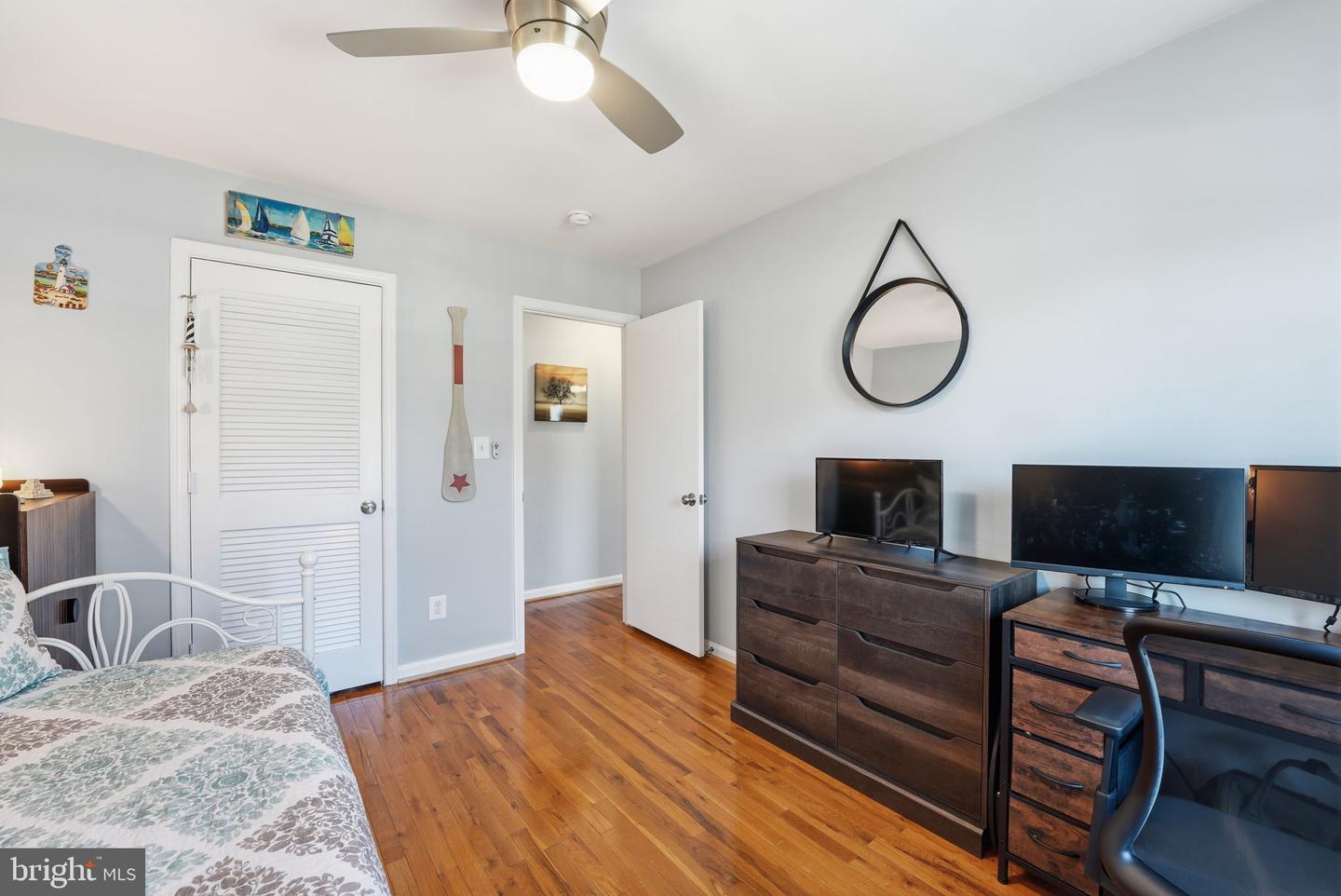 8142 CARRLEIGH PKWY #126, SPRINGFIELD, Virginia 22152, 3 Bedrooms Bedrooms, ,2 BathroomsBathrooms,Residential,For sale,8142 CARRLEIGH PKWY #126,VAFX2290352 MLS # VAFX2290352