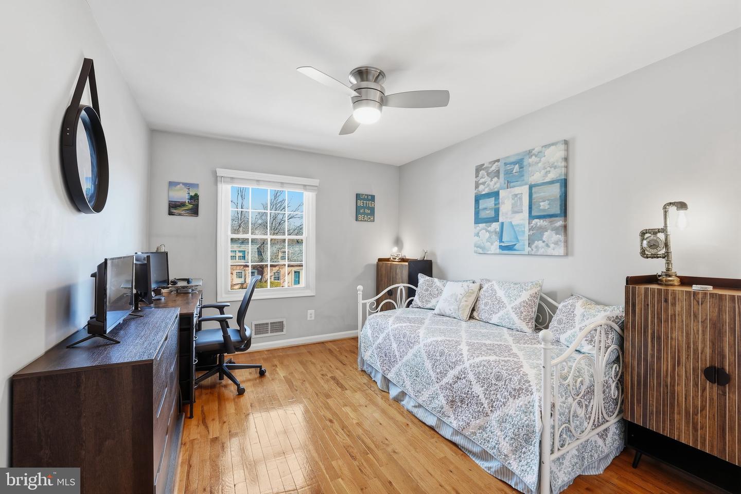 8142 CARRLEIGH PKWY #126, SPRINGFIELD, Virginia 22152, 3 Bedrooms Bedrooms, ,2 BathroomsBathrooms,Residential,For sale,8142 CARRLEIGH PKWY #126,VAFX2290352 MLS # VAFX2290352