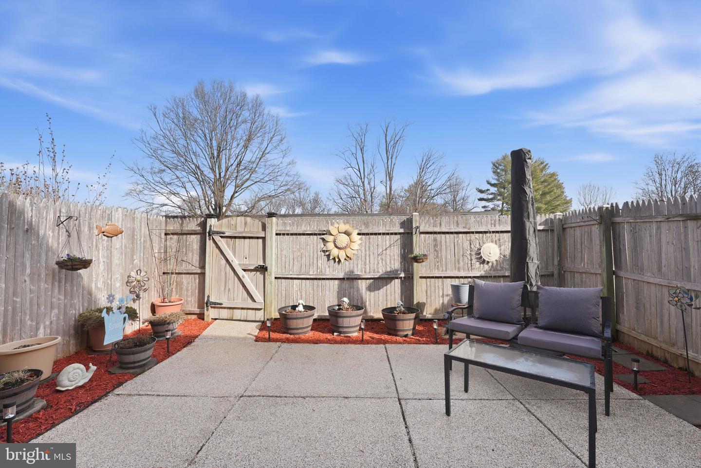 8142 CARRLEIGH PKWY #126, SPRINGFIELD, Virginia 22152, 3 Bedrooms Bedrooms, ,2 BathroomsBathrooms,Residential,For sale,8142 CARRLEIGH PKWY #126,VAFX2290352 MLS # VAFX2290352