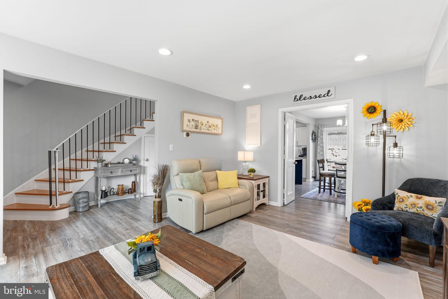 8142 CARRLEIGH PKWY #126, SPRINGFIELD, Virginia 22152, 3 Bedrooms Bedrooms, ,2 BathroomsBathrooms,Residential,For sale,8142 CARRLEIGH PKWY #126,VAFX2290352 MLS # VAFX2290352