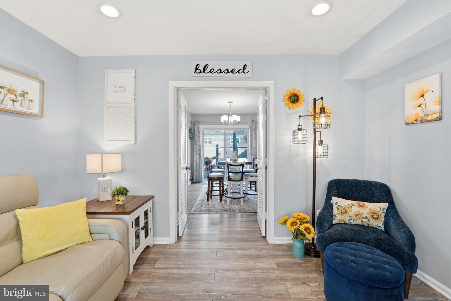 8142 CARRLEIGH PKWY #126, SPRINGFIELD, Virginia 22152, 3 Bedrooms Bedrooms, ,2 BathroomsBathrooms,Residential,For sale,8142 CARRLEIGH PKWY #126,VAFX2290352 MLS # VAFX2290352