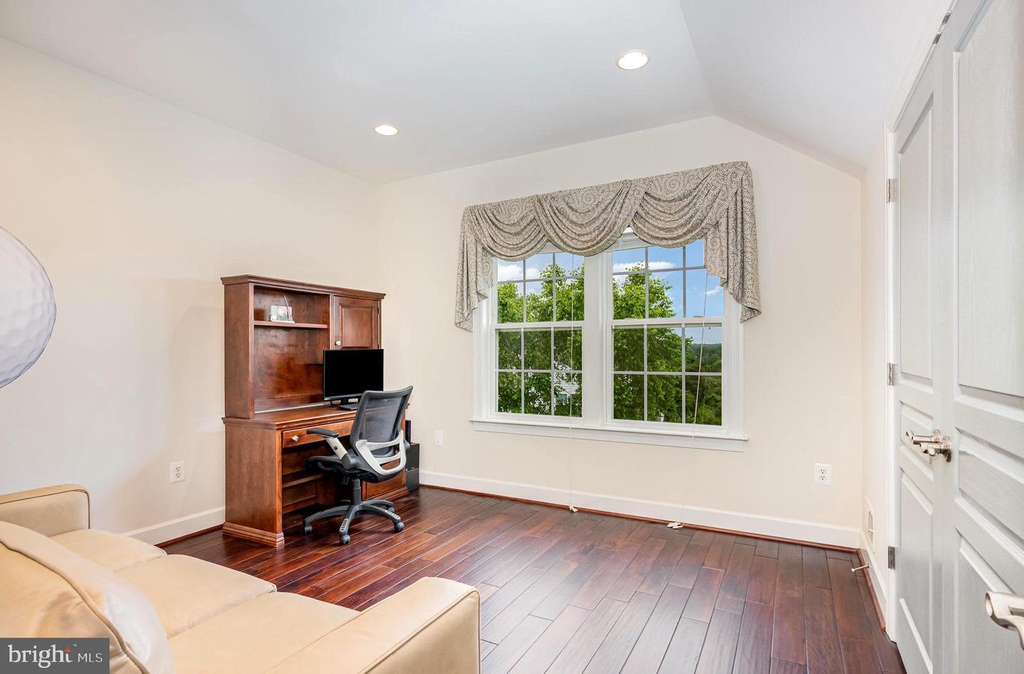 23044 CREIGHTON FARMS DR, LEESBURG, Virginia 20175, 6 Bedrooms Bedrooms, ,5 BathroomsBathrooms,Residential,For sale,23044 CREIGHTON FARMS DR,VALO2115784 MLS # VALO2115784