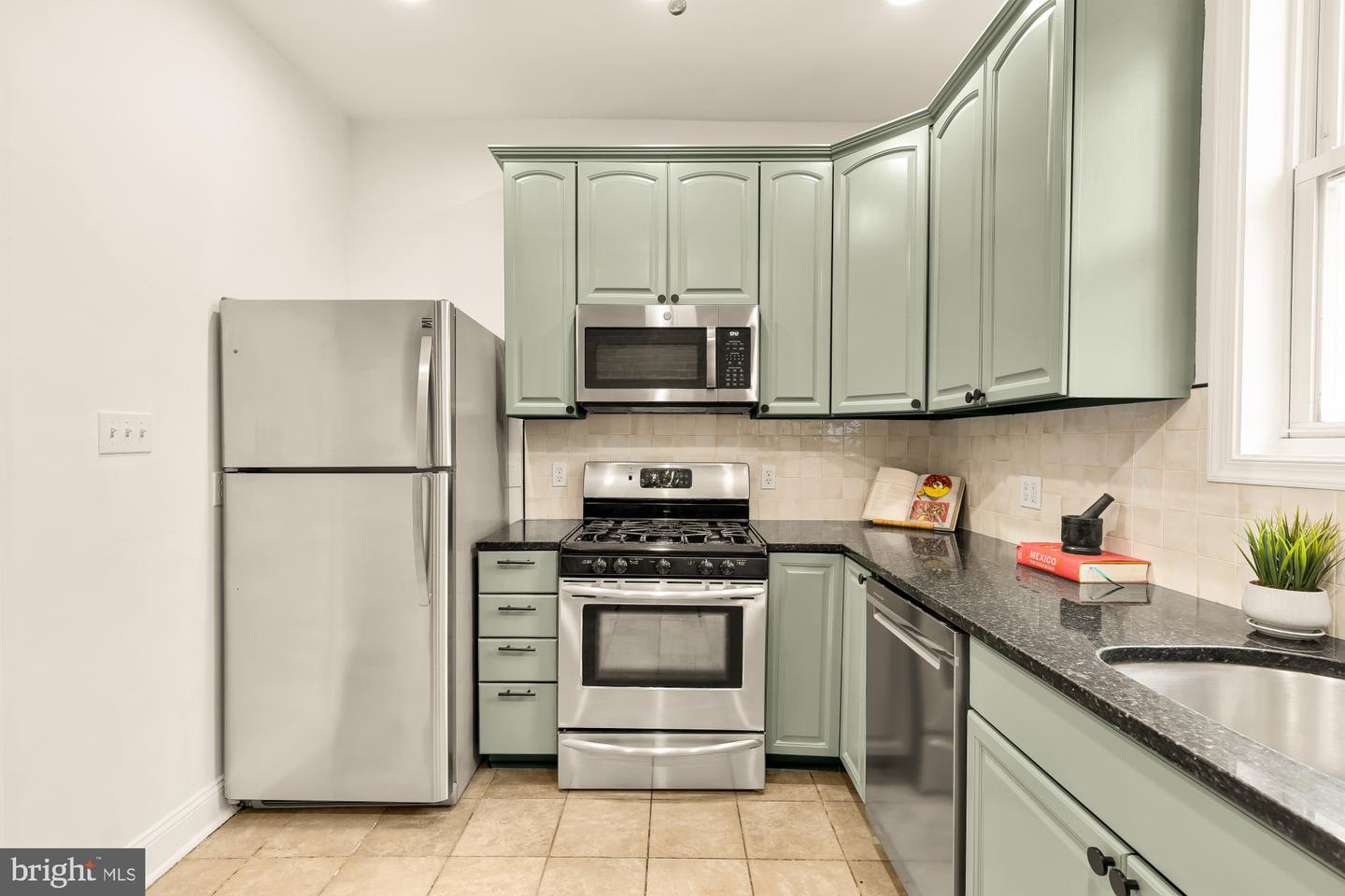 1017 MONROE ST NW #2, WASHINGTON, District Of Columbia 20010, 2 Bedrooms Bedrooms, ,1 BathroomBathrooms,Residential,For sale,1017 MONROE ST NW #2,DCDC2246006 MLS # DCDC2246006