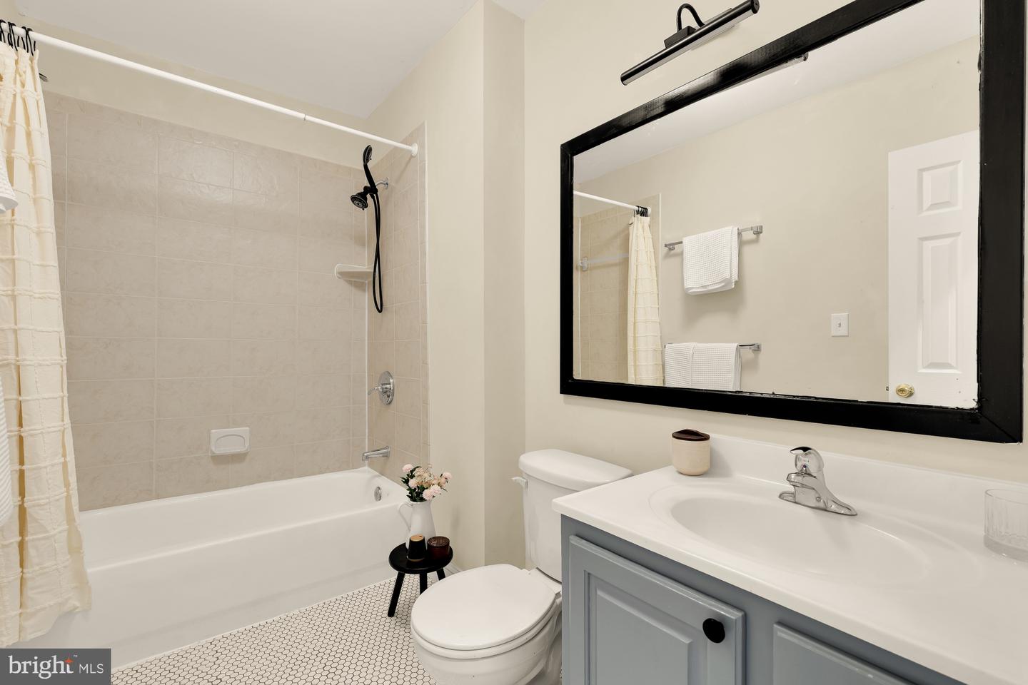 1017 MONROE ST NW #2, WASHINGTON, District Of Columbia 20010, 2 Bedrooms Bedrooms, ,1 BathroomBathrooms,Residential,For sale,1017 MONROE ST NW #2,DCDC2246006 MLS # DCDC2246006