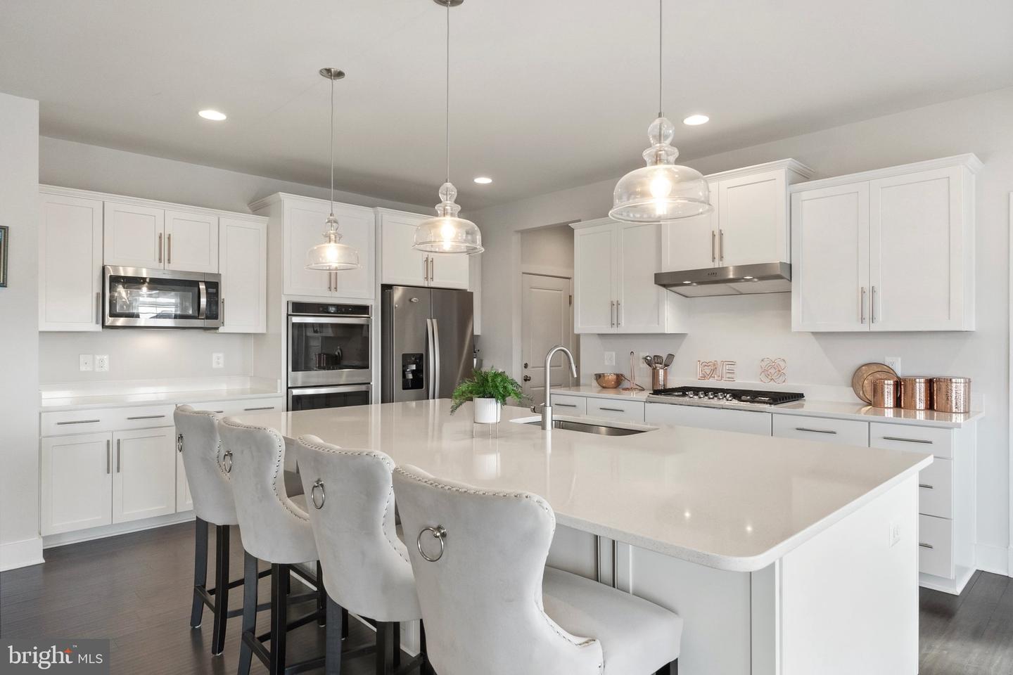 14890 FALCONAIRE PL, LEESBURG, Virginia 20176, 4 Bedrooms Bedrooms, 17 Rooms Rooms,4 BathroomsBathrooms,Residential,For sale,14890 FALCONAIRE PL,VALO2115866 MLS # VALO2115866