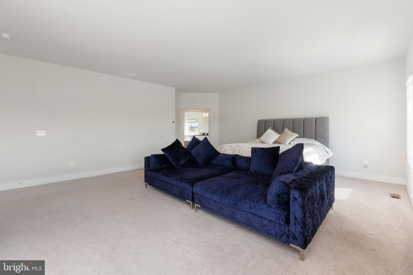 14890 FALCONAIRE PL, LEESBURG, Virginia 20176, 4 Bedrooms Bedrooms, 17 Rooms Rooms,4 BathroomsBathrooms,Residential,For sale,14890 FALCONAIRE PL,VALO2115866 MLS # VALO2115866