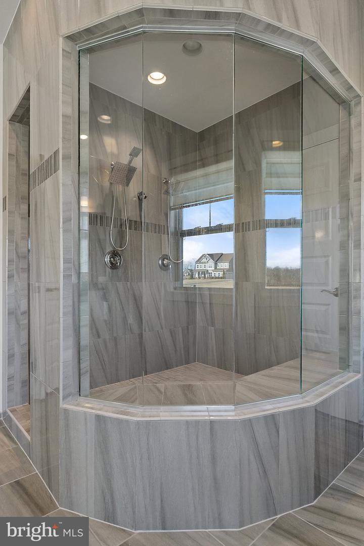 14890 FALCONAIRE PL, LEESBURG, Virginia 20176, 4 Bedrooms Bedrooms, 17 Rooms Rooms,4 BathroomsBathrooms,Residential,For sale,14890 FALCONAIRE PL,VALO2115866 MLS # VALO2115866