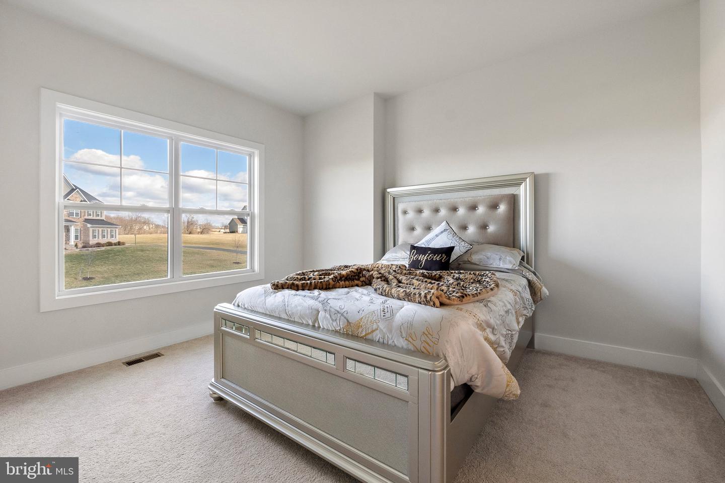 14890 FALCONAIRE PL, LEESBURG, Virginia 20176, 4 Bedrooms Bedrooms, 17 Rooms Rooms,4 BathroomsBathrooms,Residential,For sale,14890 FALCONAIRE PL,VALO2115866 MLS # VALO2115866