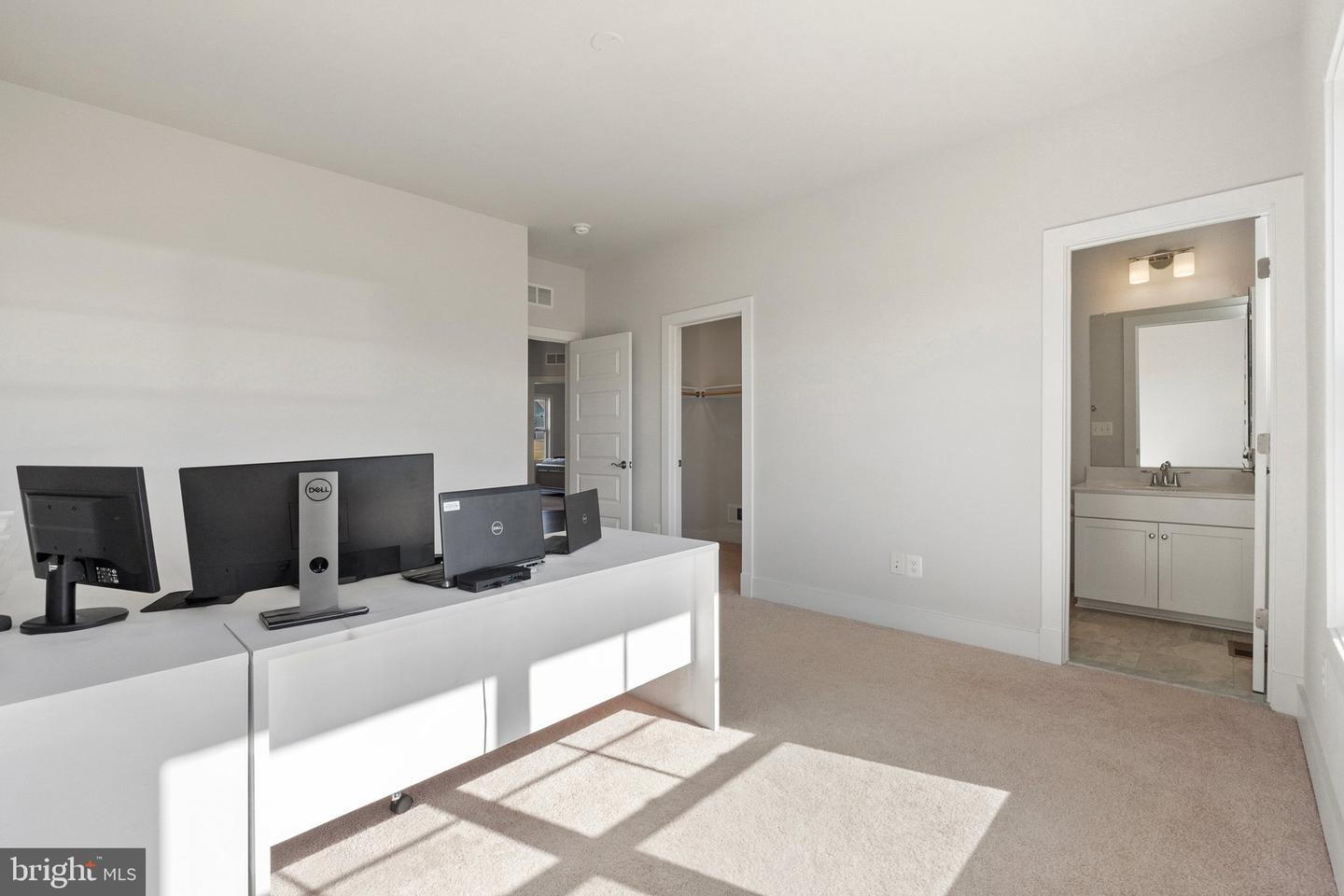 14890 FALCONAIRE PL, LEESBURG, Virginia 20176, 4 Bedrooms Bedrooms, 17 Rooms Rooms,4 BathroomsBathrooms,Residential,For sale,14890 FALCONAIRE PL,VALO2115866 MLS # VALO2115866