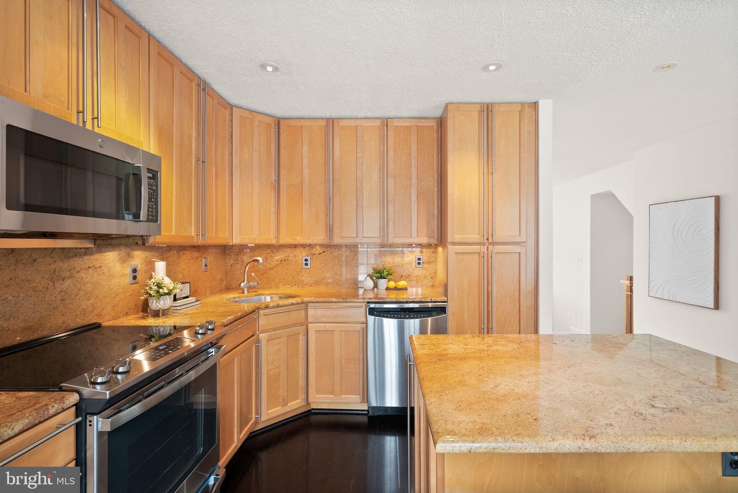 2356 BRANLEIGH PARK CT, RESTON, Virginia 20191, 3 Bedrooms Bedrooms, ,2 BathroomsBathrooms,Residential,For sale,2356 BRANLEIGH PARK CT,VAFX2291042 MLS # VAFX2291042