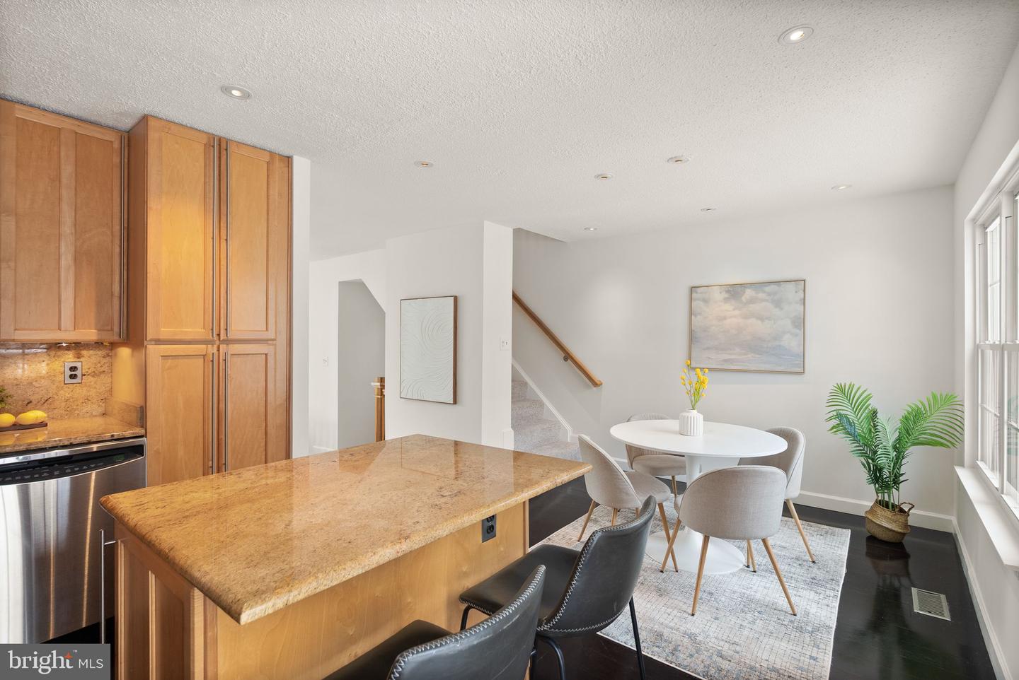 2356 BRANLEIGH PARK CT, RESTON, Virginia 20191, 3 Bedrooms Bedrooms, ,2 BathroomsBathrooms,Residential,For sale,2356 BRANLEIGH PARK CT,VAFX2291042 MLS # VAFX2291042