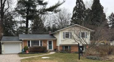 8117 DABNEY AVE, SPRINGFIELD, Virginia 22152, 5 Bedrooms Bedrooms, ,2 BathroomsBathrooms,Residential,For sale,8117 DABNEY AVE,VAFX2291060 MLS # VAFX2291060