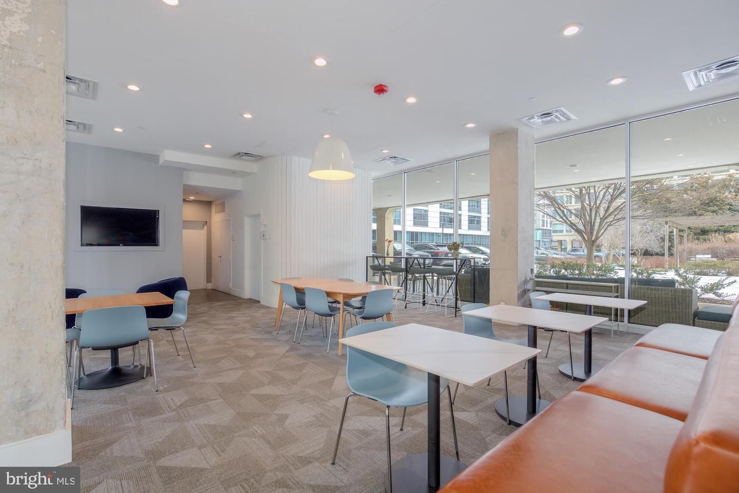 1101 3RD ST SW #411, WASHINGTON, District Of Columbia 20024, 1 Bedroom Bedrooms, ,1 BathroomBathrooms,Residential,For sale,1101 3RD ST SW #411,DCDC2246218 MLS # DCDC2246218