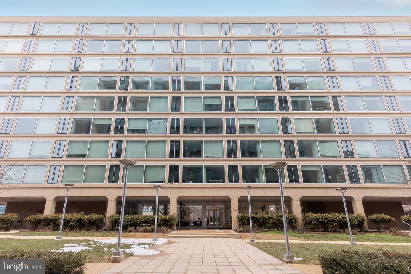 1101 3RD ST SW #411, WASHINGTON, District Of Columbia 20024, 1 Bedroom Bedrooms, ,1 BathroomBathrooms,Residential,For sale,1101 3RD ST SW #411,DCDC2246218 MLS # DCDC2246218