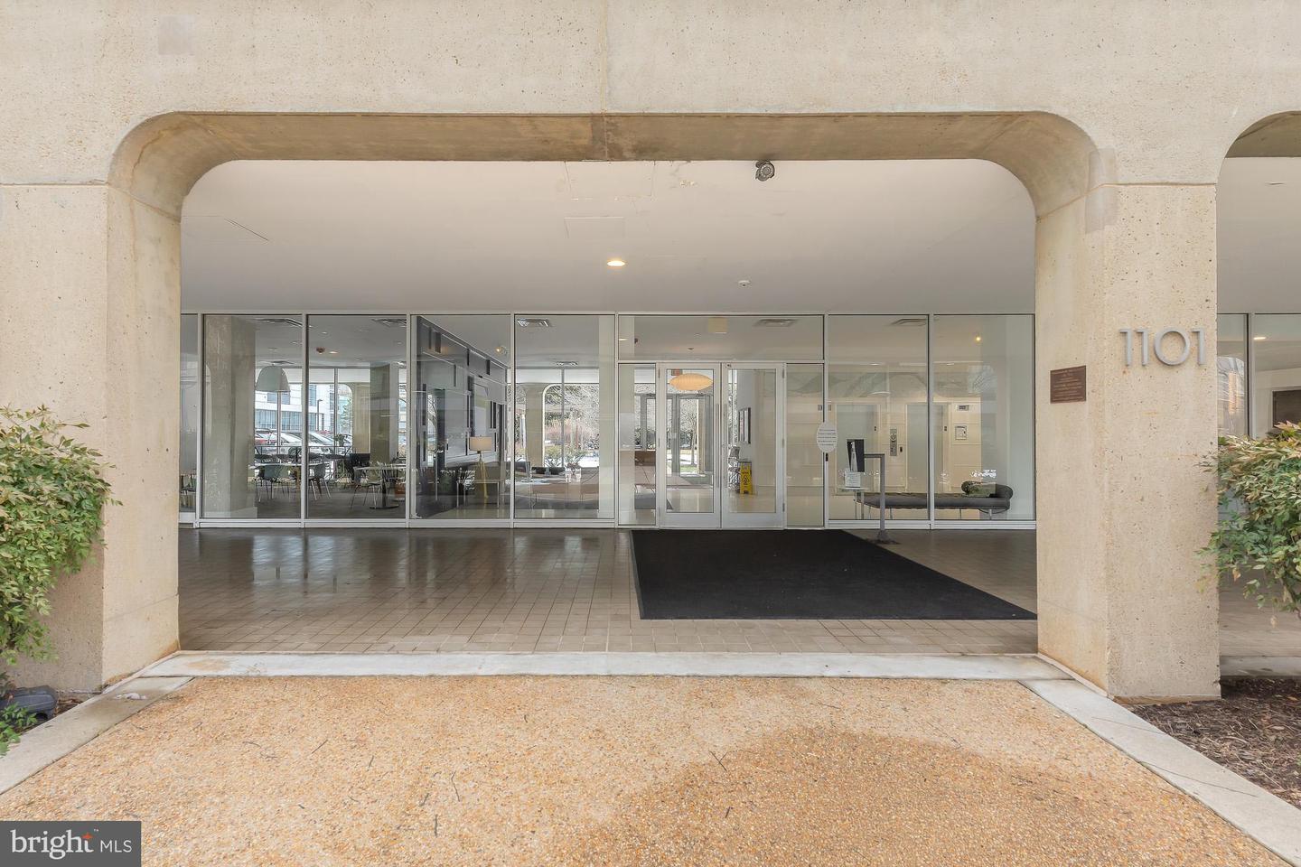 1101 3RD ST SW #411, WASHINGTON, District Of Columbia 20024, 1 Bedroom Bedrooms, ,1 BathroomBathrooms,Residential,For sale,1101 3RD ST SW #411,DCDC2246218 MLS # DCDC2246218