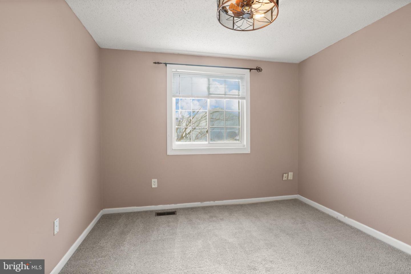 13505 GETTY LN, WOODBRIDGE, Virginia 22192, 3 Bedrooms Bedrooms, 11 Rooms Rooms,1 BathroomBathrooms,Residential,For sale,13505 GETTY LN,VAPW2112482 MLS # VAPW2112482